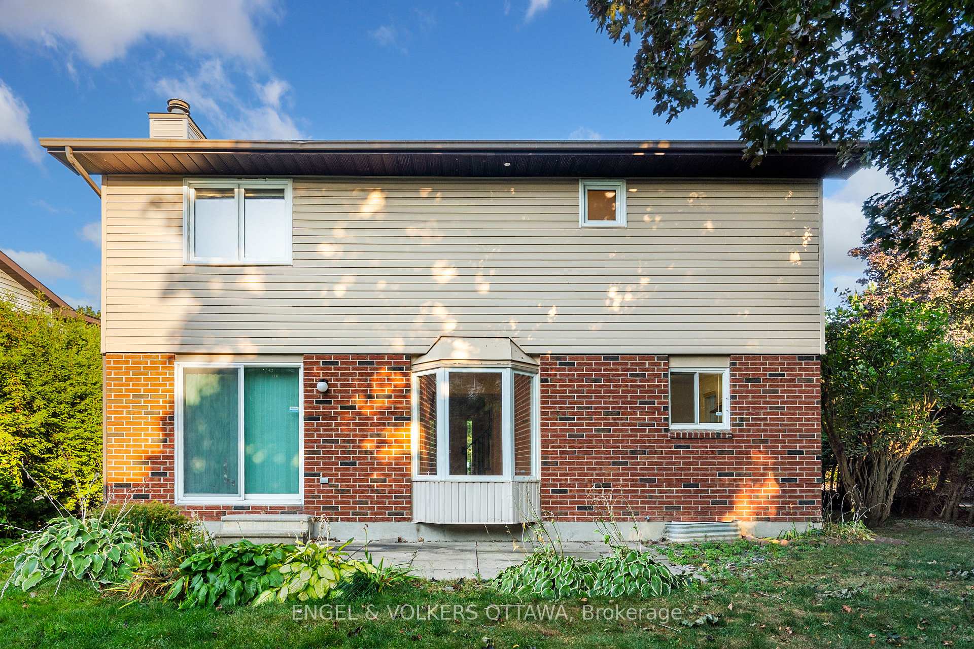 Photo 35 of 19 McClure Crescent, Ottawa, Kanata - Katimavik — HOMEH