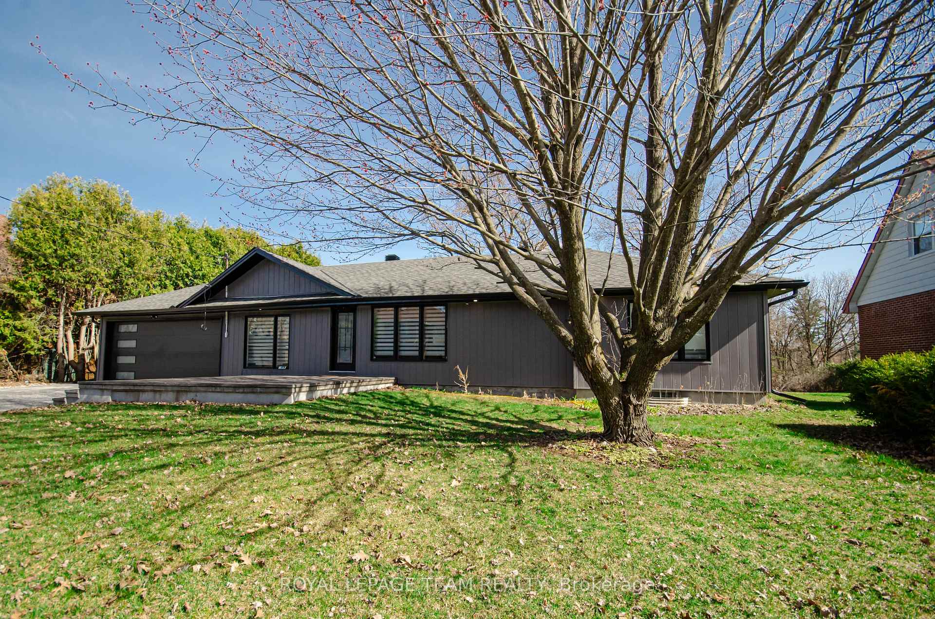 Photo 2 of 1373 Normandy Crescent, Ottawa, Carleton Heights — HOMEH