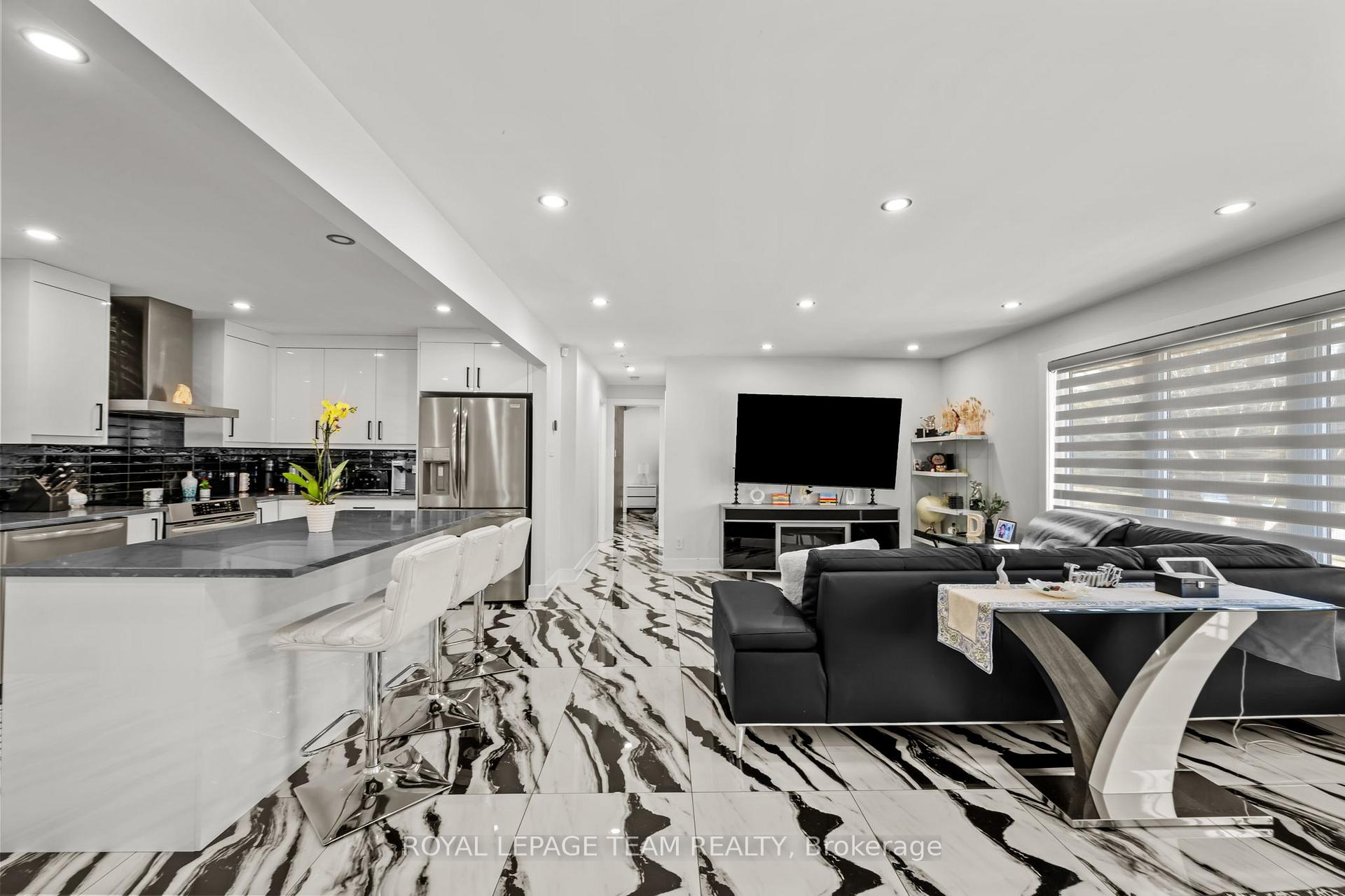 Photo 7 of 1373 Normandy Crescent, Ottawa, Carleton Heights — HOMEH