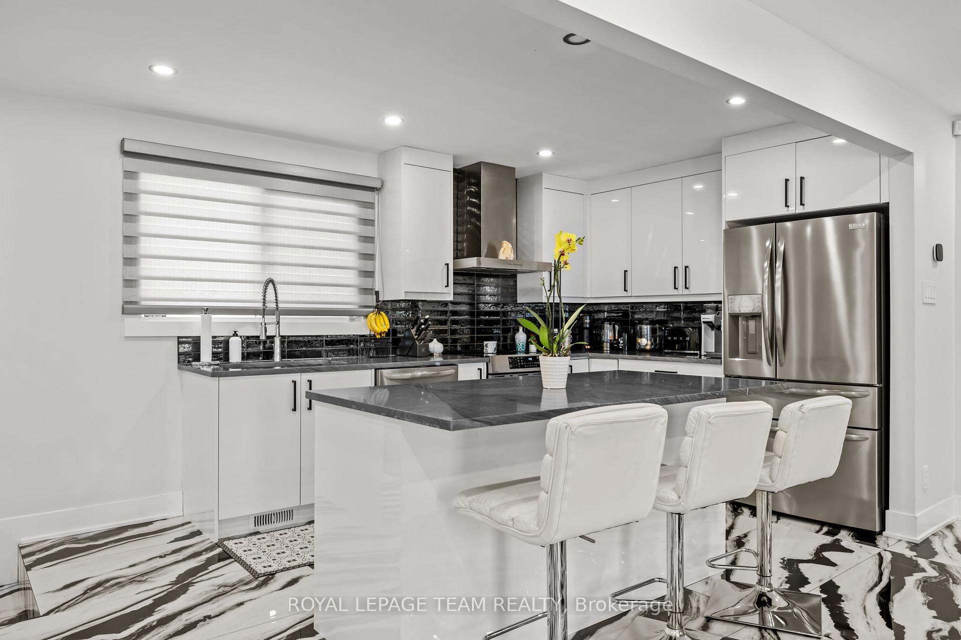 Photo 8 of 1373 Normandy Crescent, Ottawa, Carleton Heights — HOMEH