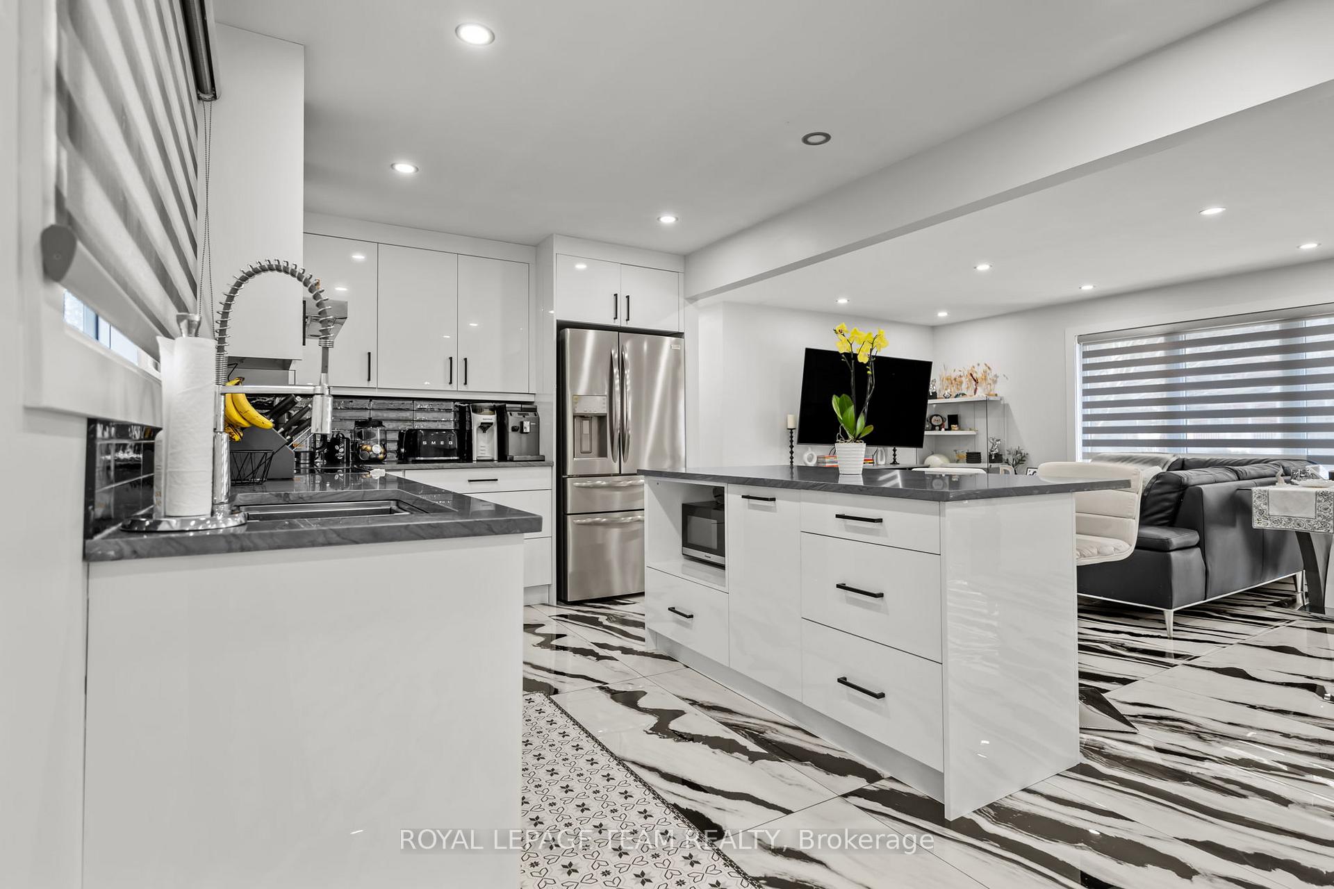 Photo 14 of 1373 Normandy Crescent, Ottawa, Carleton Heights — HOMEH