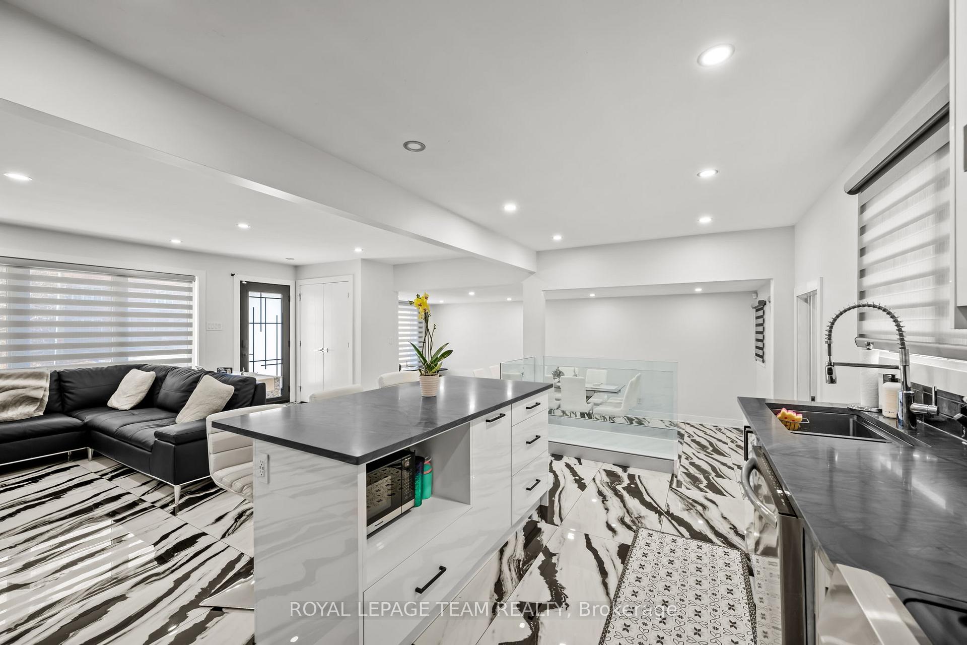 Photo 15 of 1373 Normandy Crescent, Ottawa, Carleton Heights — HOMEH