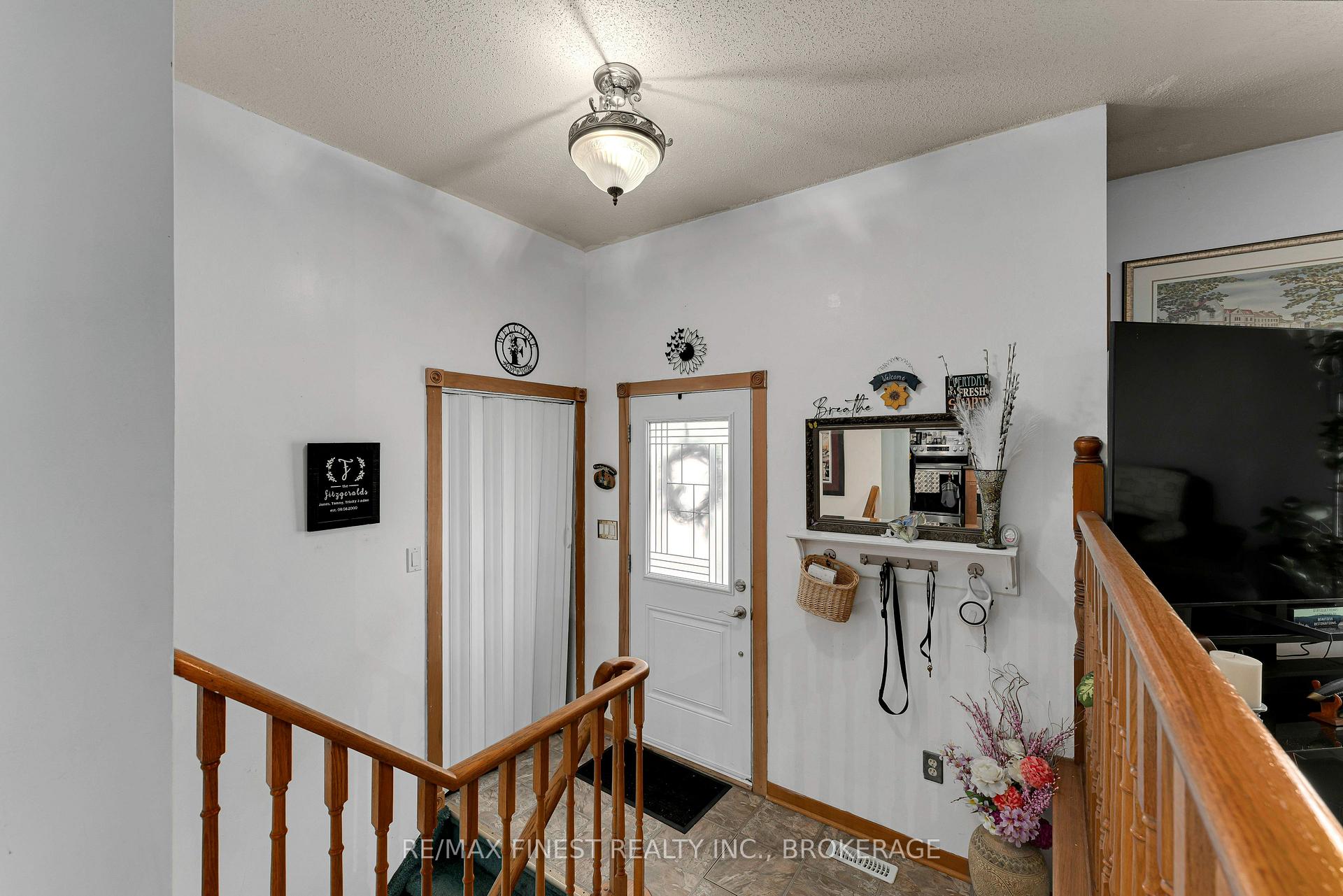 Photo 4 of 42 Barker Drive, Kingston, Kingston East (Incl Barret Crt) — HOMEH