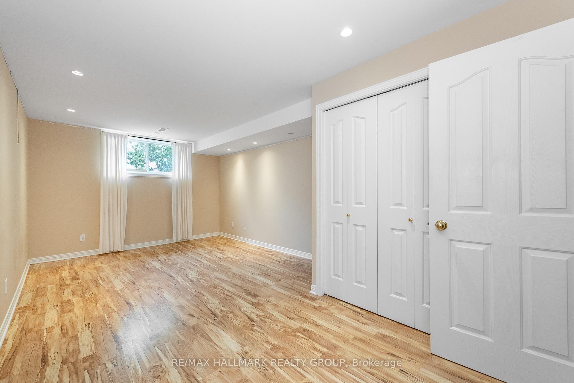 Photo 6 of Unit B, 108 Milner Downs Crescent, Ottawa, Kanata - Emerald Meadows/Trailwest — HOMEH