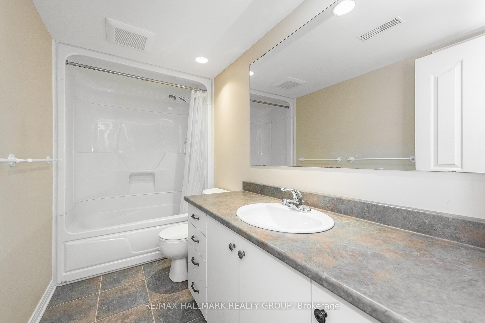 Photo 8 of Unit B, 108 Milner Downs Crescent, Ottawa, Kanata - Emerald Meadows/Trailwest — HOMEH