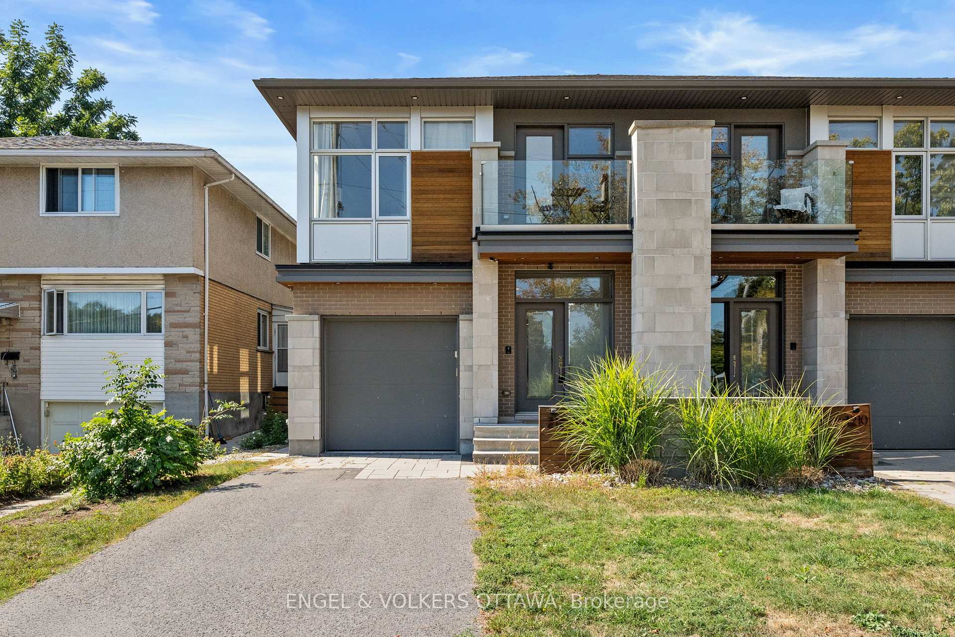 Front of 1212 Prince Of Wales Drive