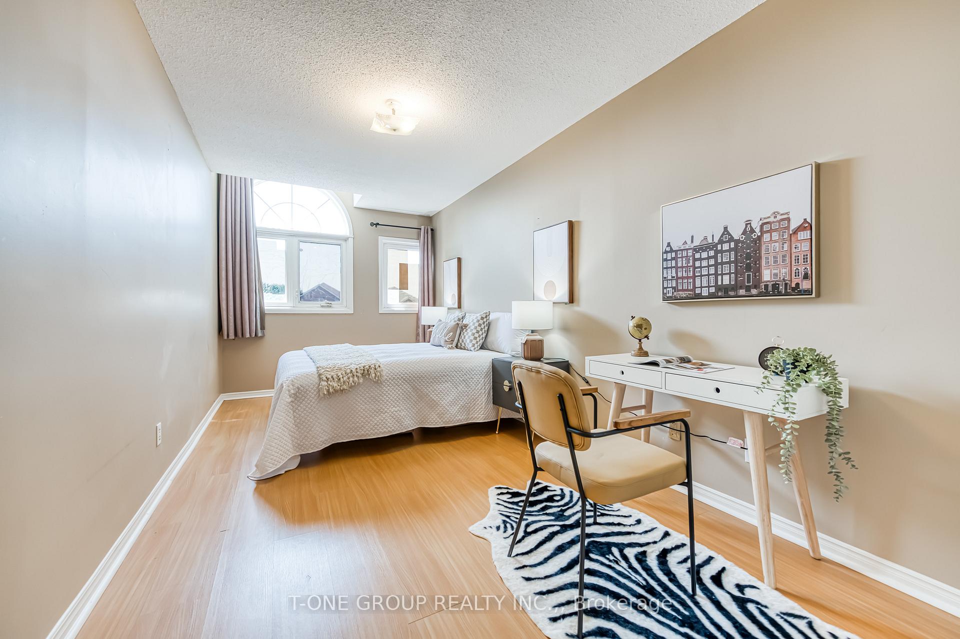 Photo 15 of 282 Doubtfire Crescent, Markham, Middlefield — HOMEH