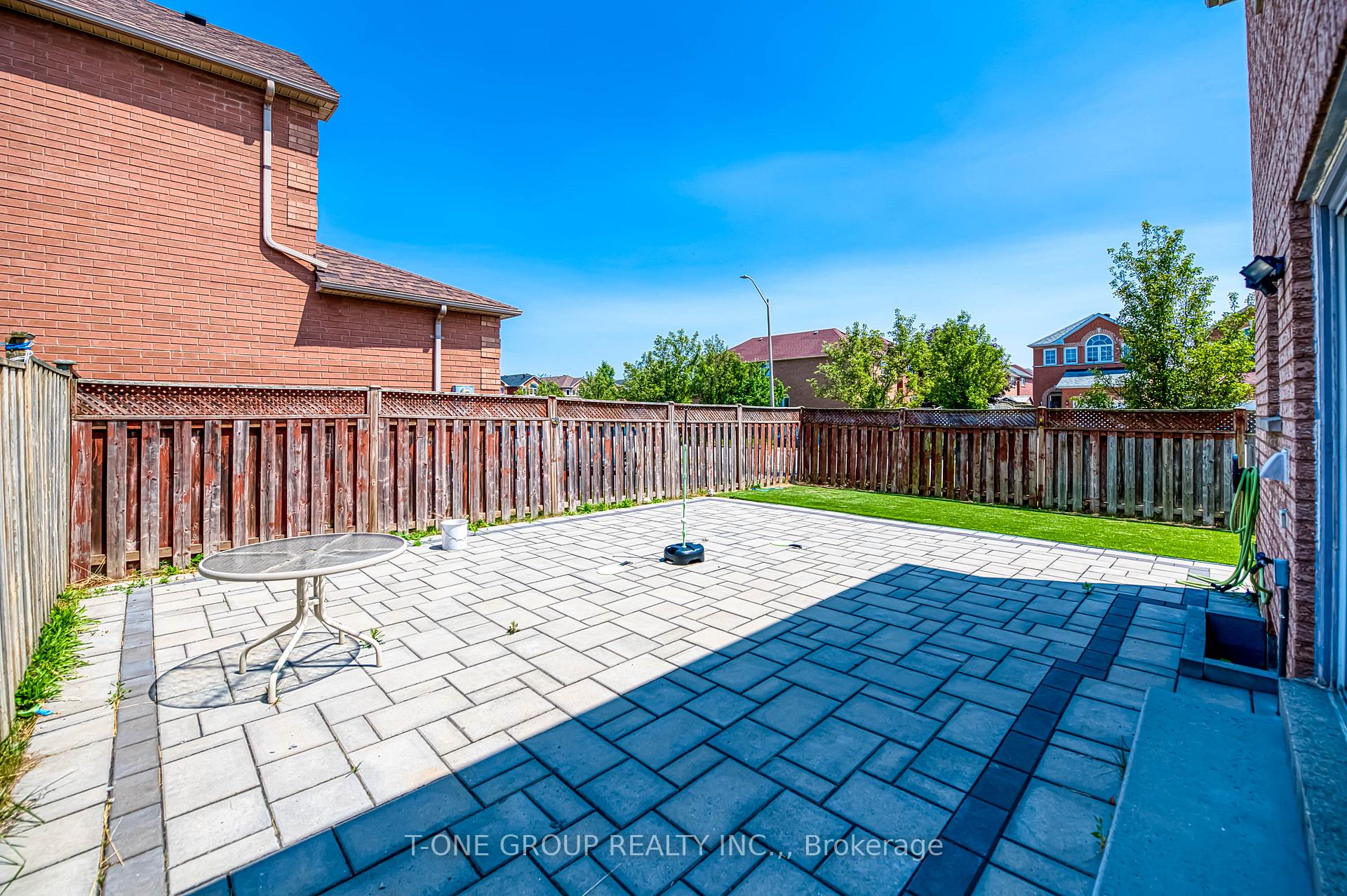 Photo 26 of 282 Doubtfire Crescent, Markham, Middlefield — HOMEH