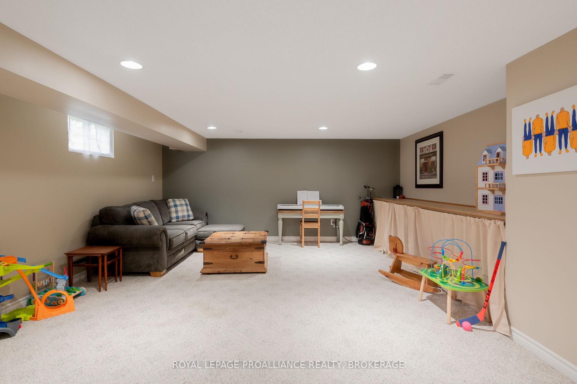 Photo 3 of 867 Berwick Place, Kingston, South of Taylor-Kidd Blvd — HOMEH