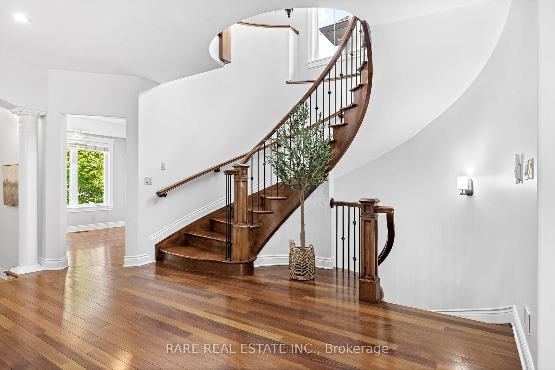 Photo 5 of 518 Kochar Drive, Ottawa, Mooneys Bay — HOMEH