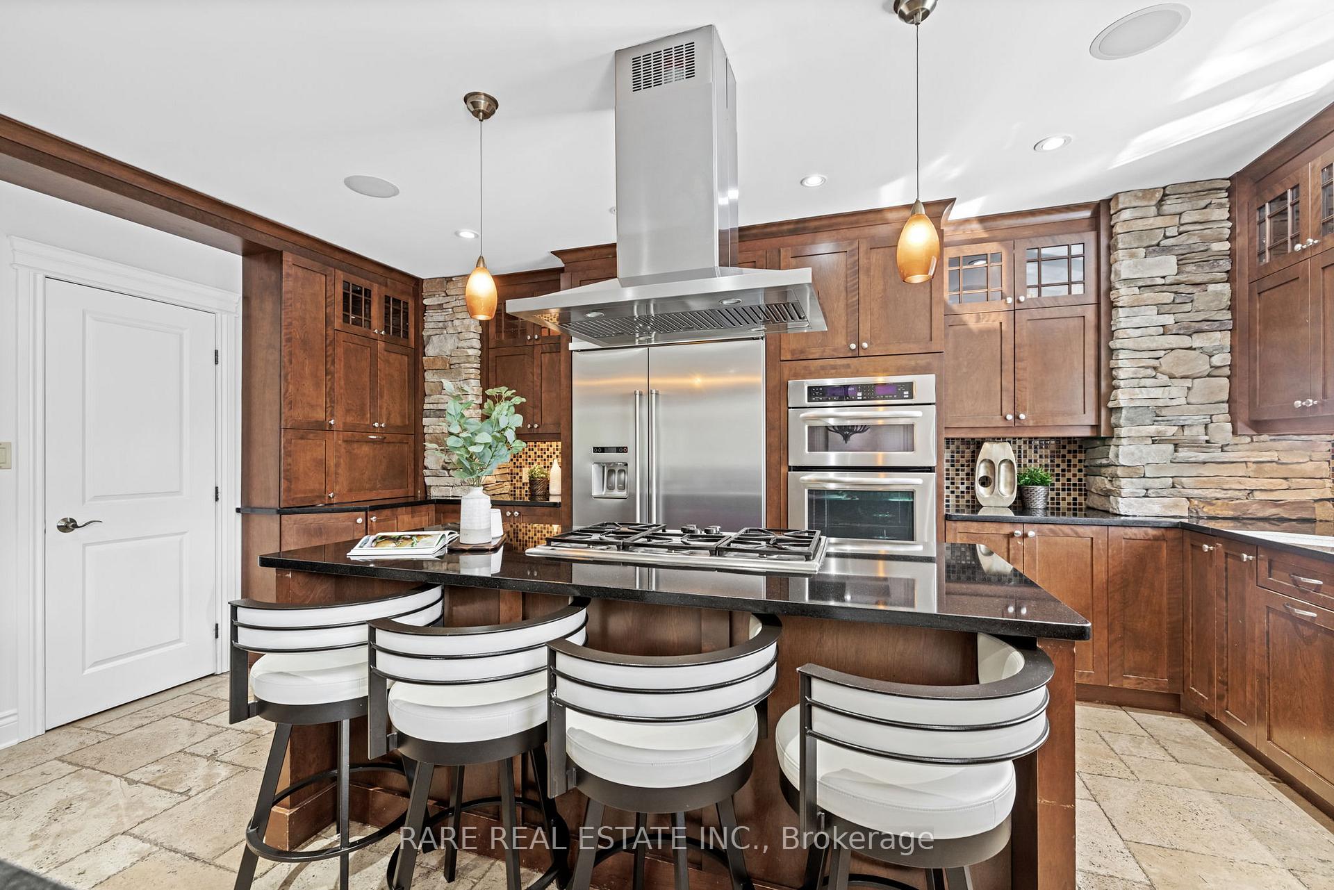 Photo 13 of 518 Kochar Drive, Ottawa, Mooneys Bay — HOMEH
