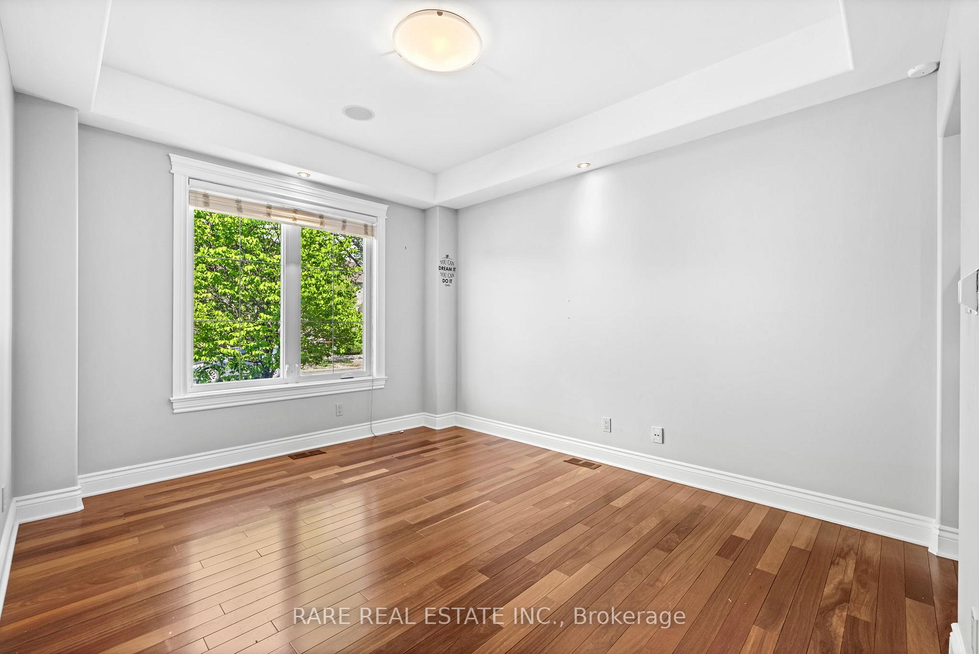Photo 19 of 518 Kochar Drive, Ottawa, Mooneys Bay — HOMEH
