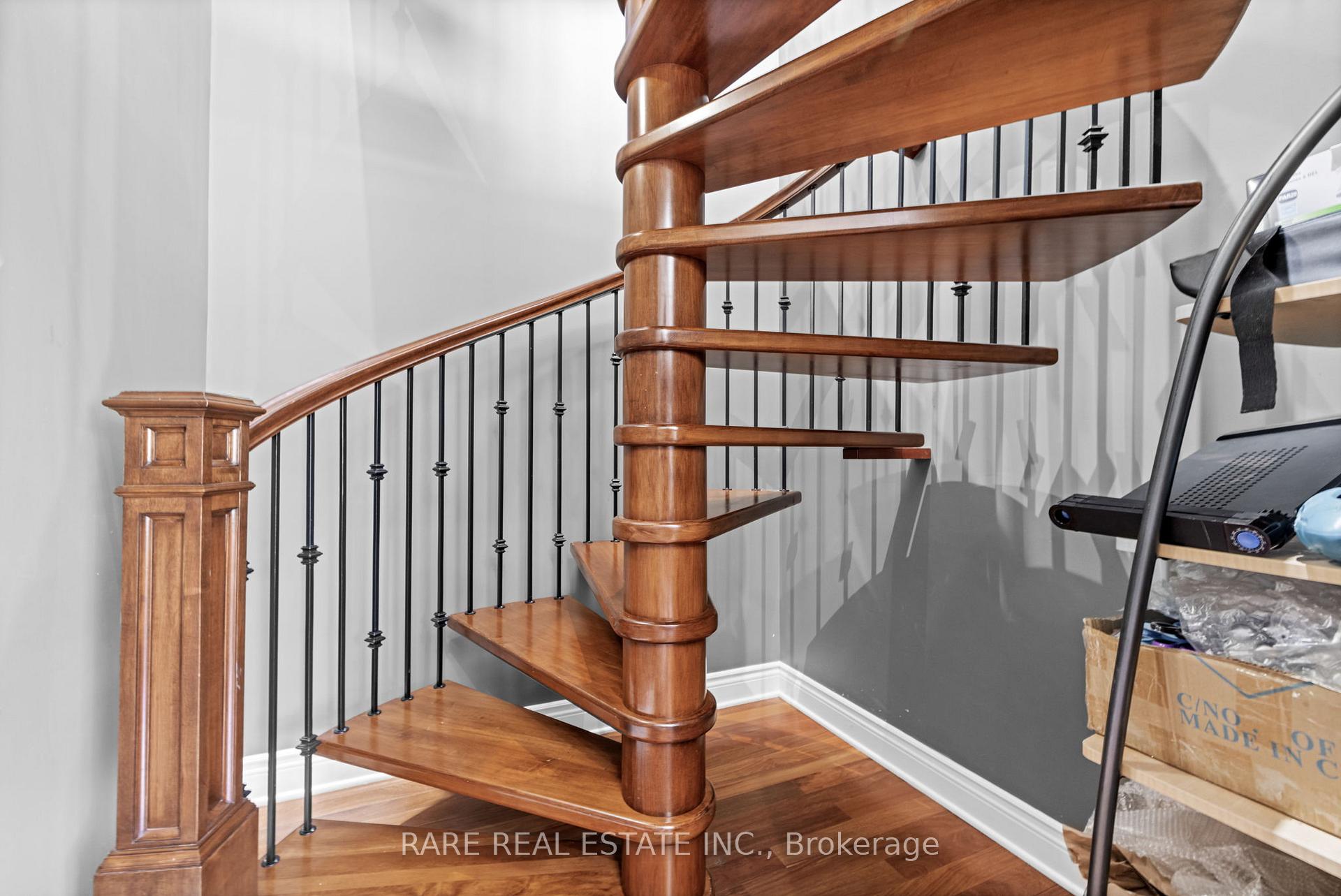 Photo 22 of 518 Kochar Drive, Ottawa, Mooneys Bay — HOMEH