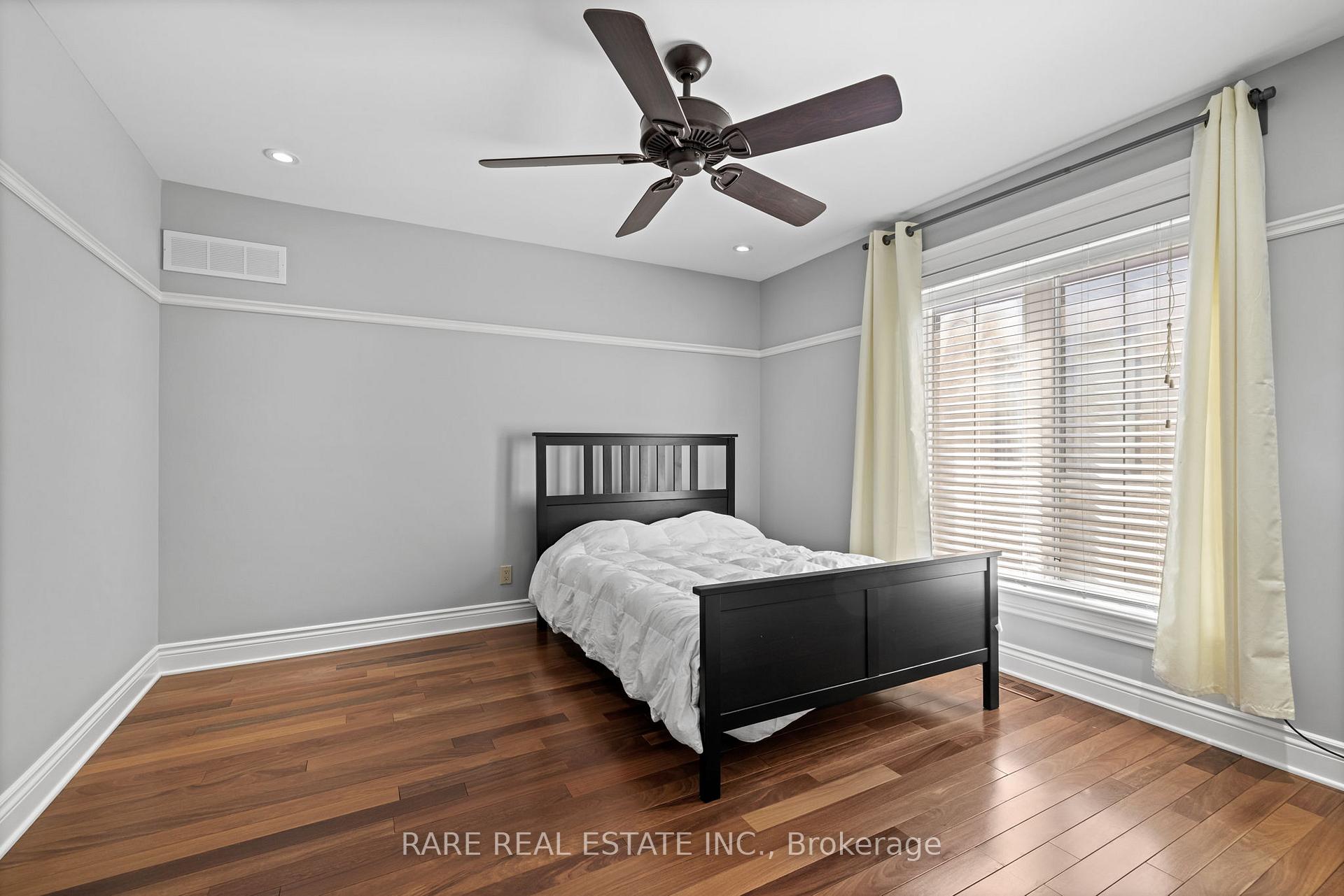 Photo 33 of 518 Kochar Drive, Ottawa, Mooneys Bay — HOMEH