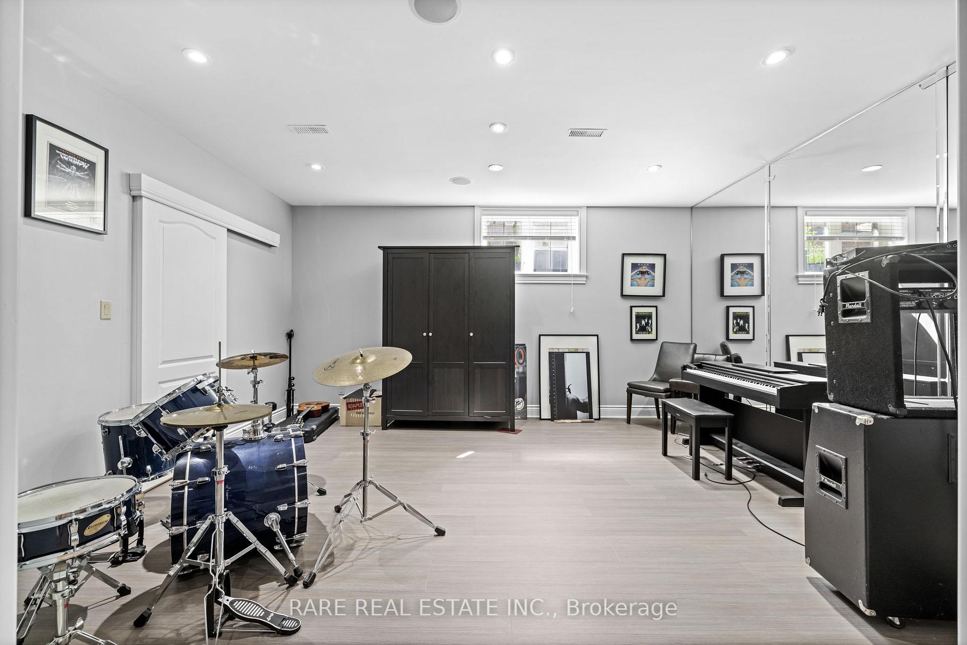 Photo 42 of 518 Kochar Drive, Ottawa, Mooneys Bay — HOMEH