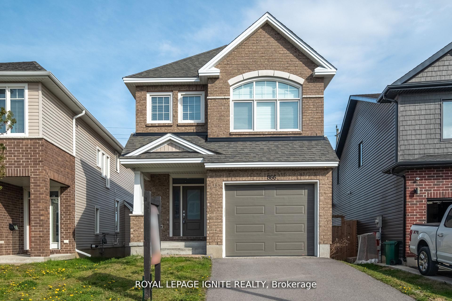 Front of 866 Riverview Way