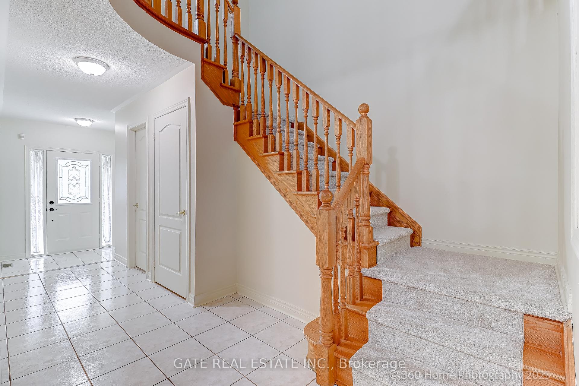 Photo 2 of 56 Brookhaven Crescent, Markham, Berczy — HOMEH
