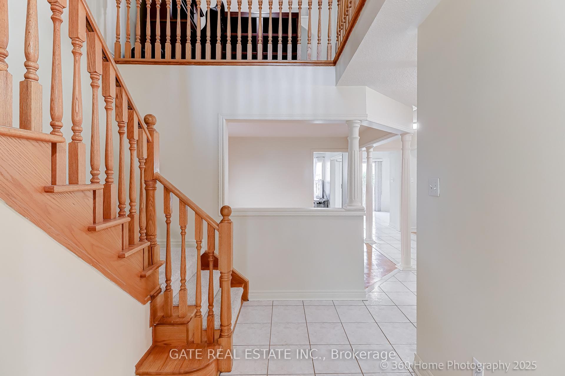 Photo 3 of 56 Brookhaven Crescent, Markham, Berczy — HOMEH