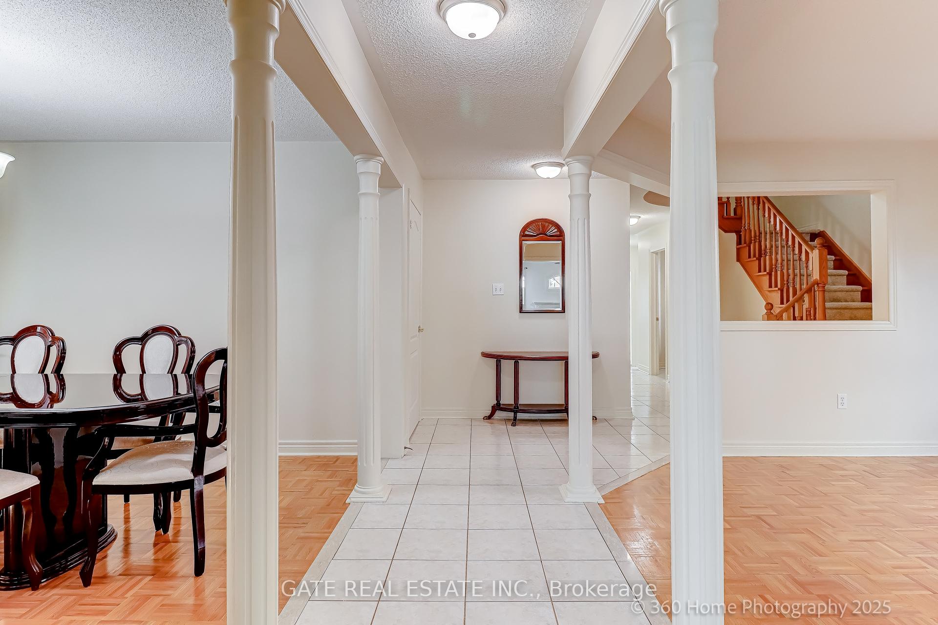 Photo 4 of 56 Brookhaven Crescent, Markham, Berczy — HOMEH