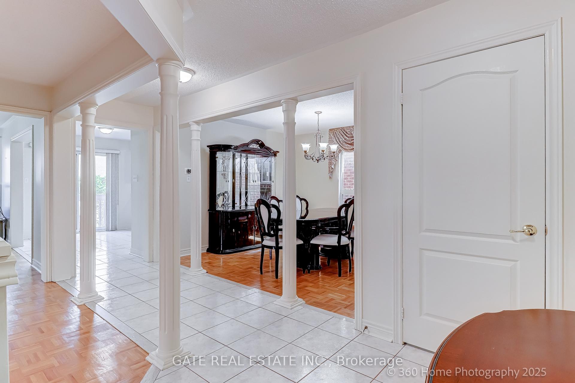 Photo 8 of 56 Brookhaven Crescent, Markham, Berczy — HOMEH