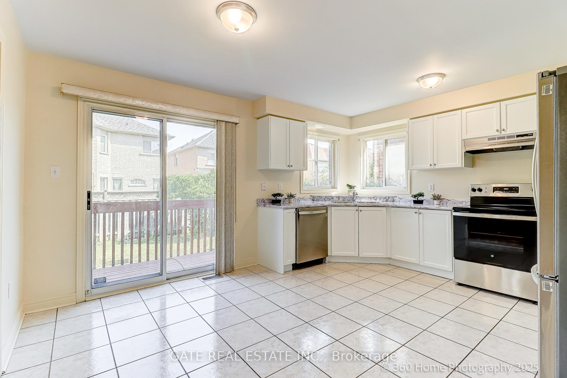 Photo 12 of 56 Brookhaven Crescent, Markham, Berczy — HOMEH