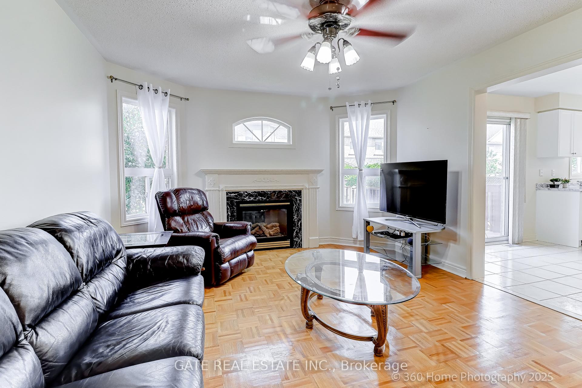 Photo 15 of 56 Brookhaven Crescent, Markham, Berczy — HOMEH