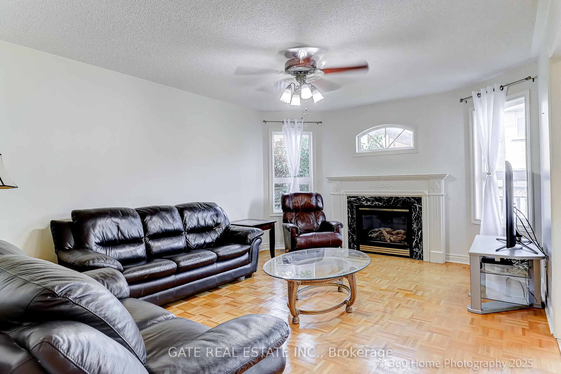 Photo 16 of 56 Brookhaven Crescent, Markham, Berczy — HOMEH