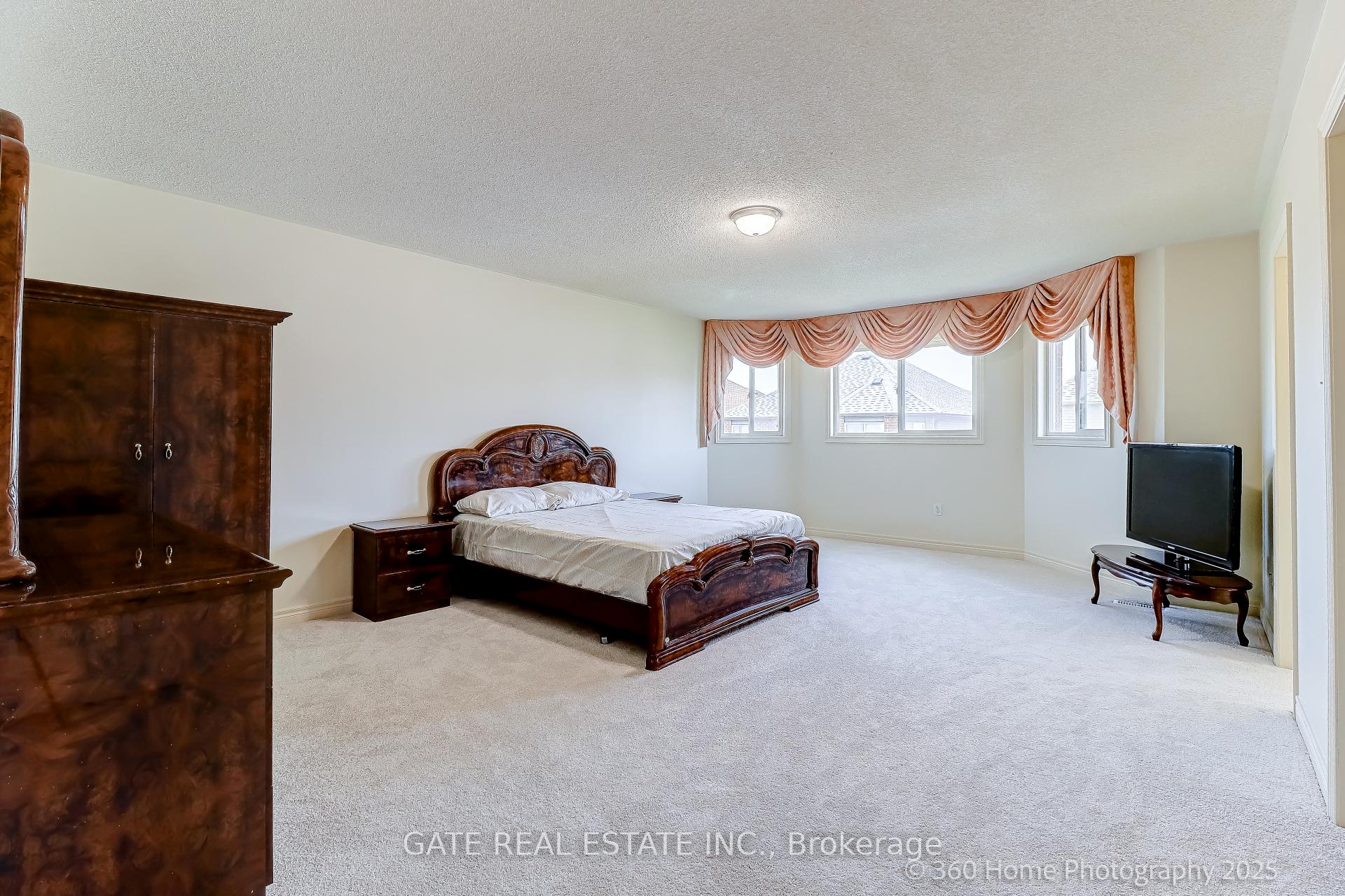 Photo 20 of 56 Brookhaven Crescent, Markham, Berczy — HOMEH