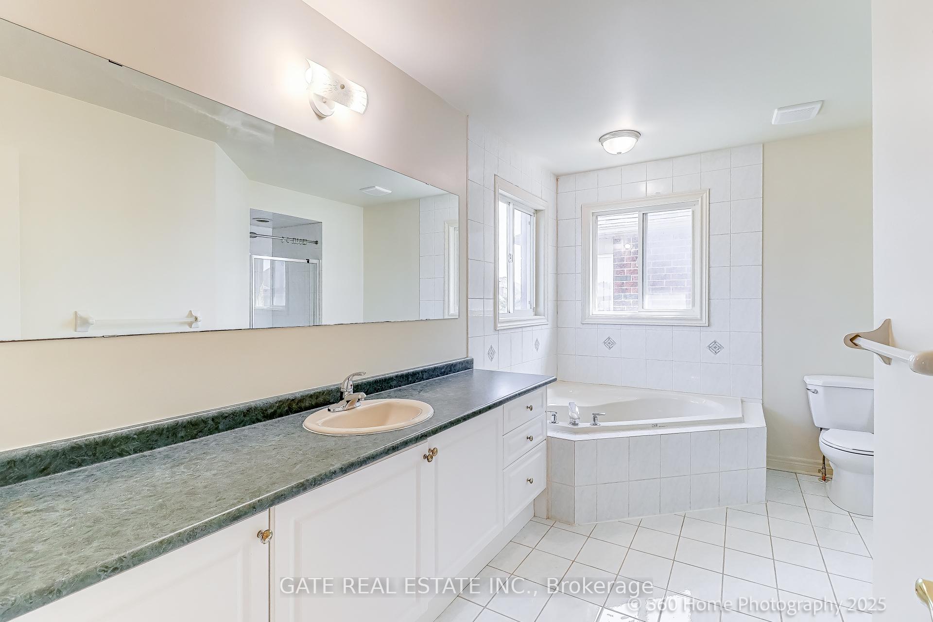 Photo 23 of 56 Brookhaven Crescent, Markham, Berczy — HOMEH