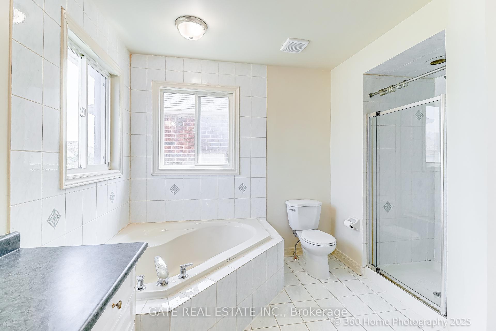 Photo 24 of 56 Brookhaven Crescent, Markham, Berczy — HOMEH