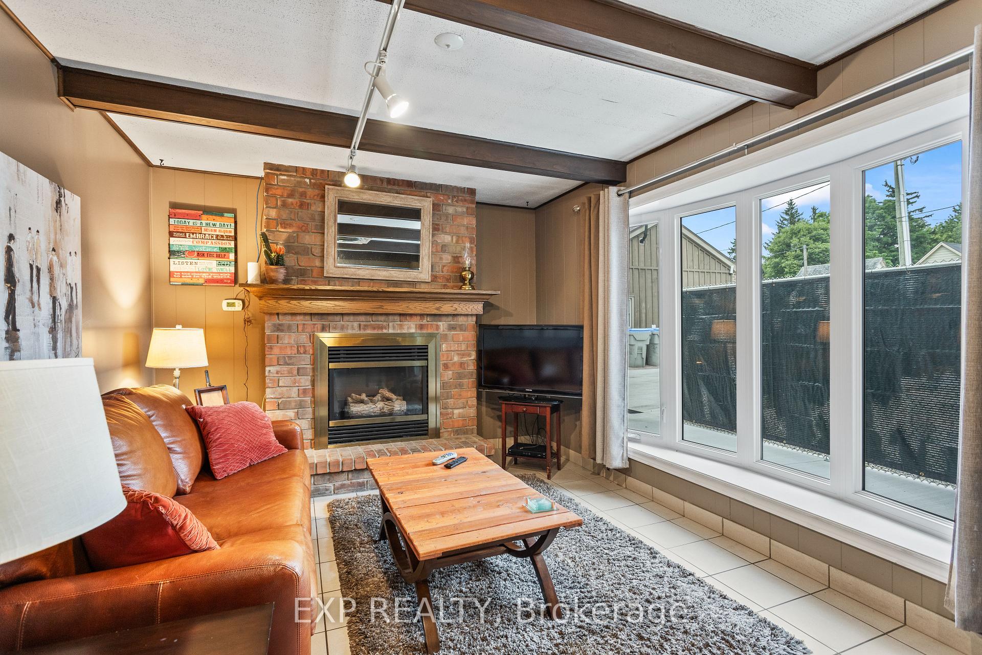Photo 2 of Unit B, 11358 Longwoods Road, Middlesex Centre, Delaware Town — HOMEH