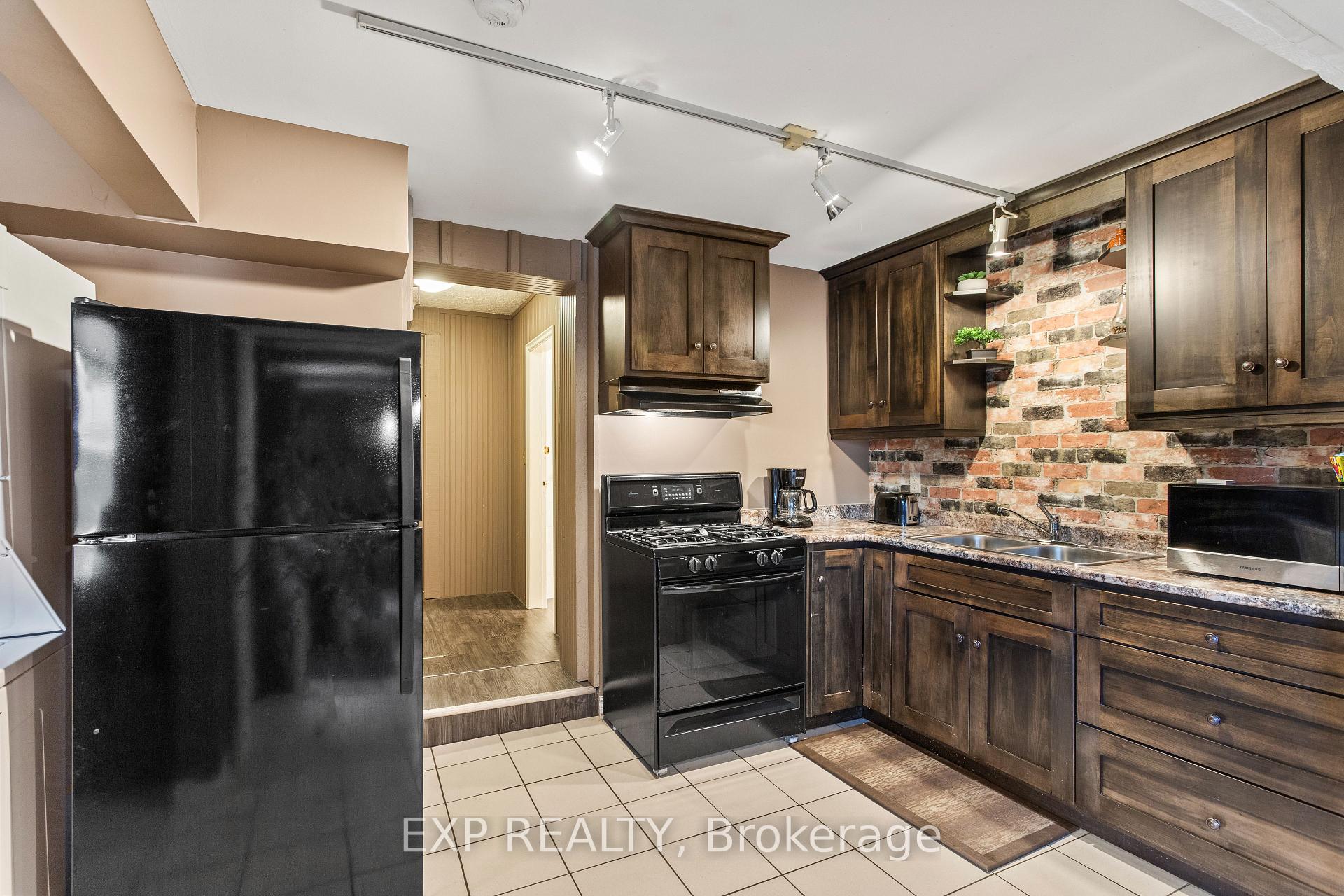 Photo 8 of Unit B, 11358 Longwoods Road, Middlesex Centre, Delaware Town — HOMEH