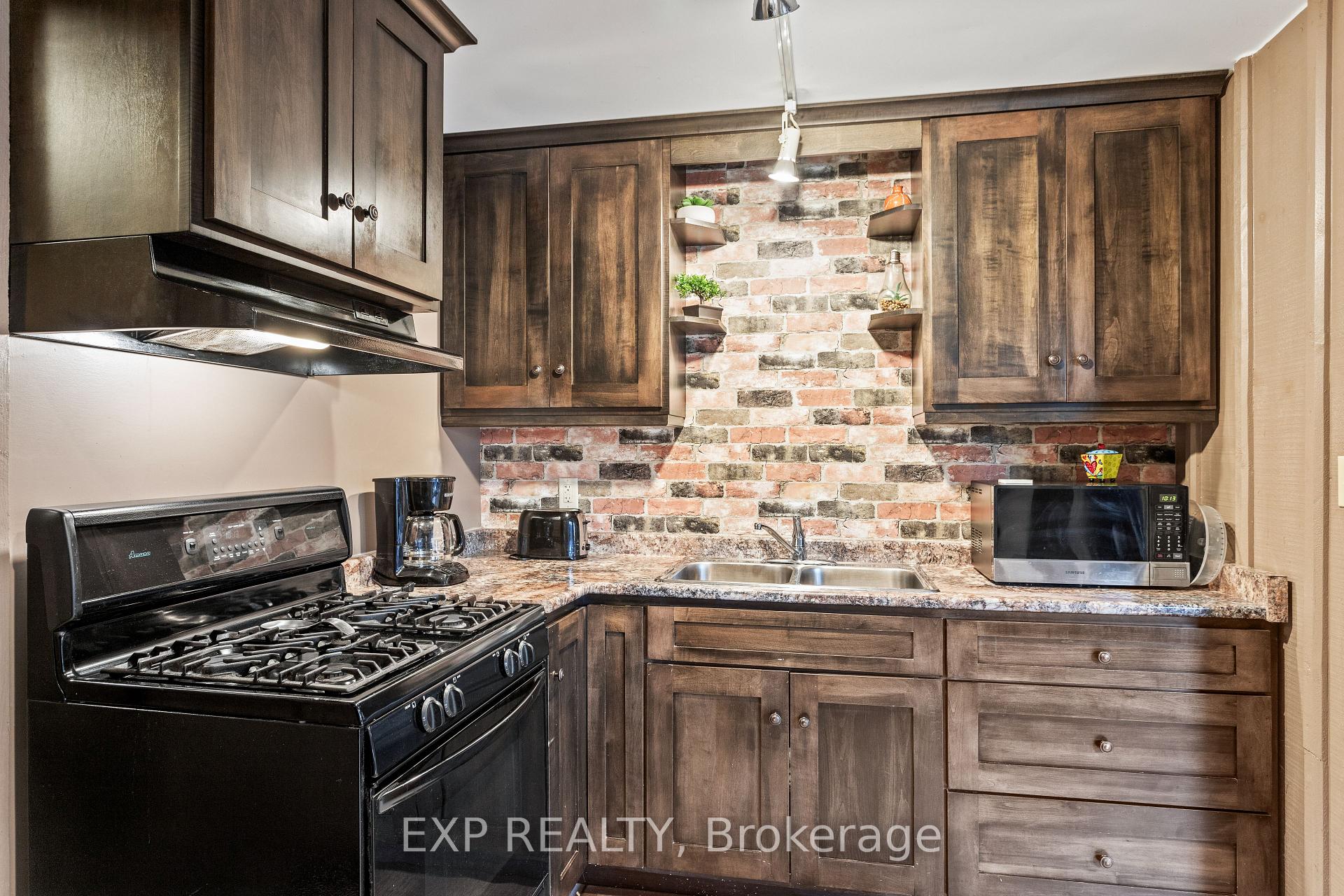 Photo 9 of Unit B, 11358 Longwoods Road, Middlesex Centre, Delaware Town — HOMEH