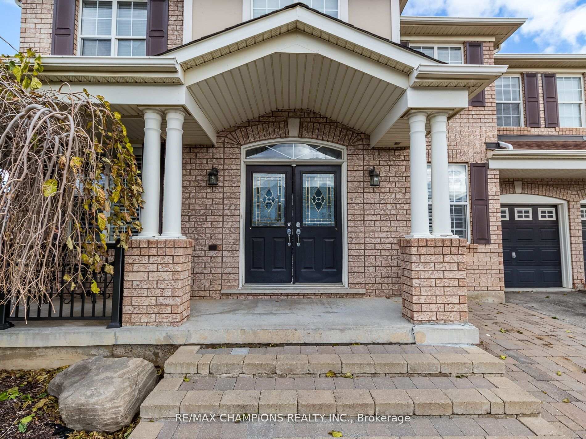 Photo 2 of 707 Trudeau Drive, Milton, Beaty — HOMEH