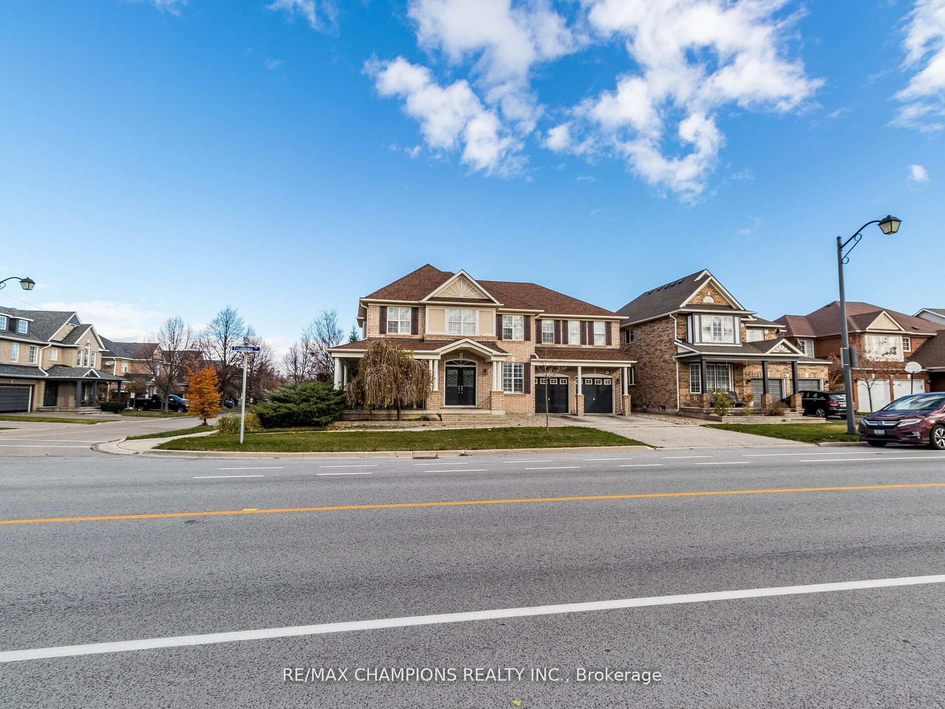Photo 3 of 707 Trudeau Drive, Milton, Beaty — HOMEH