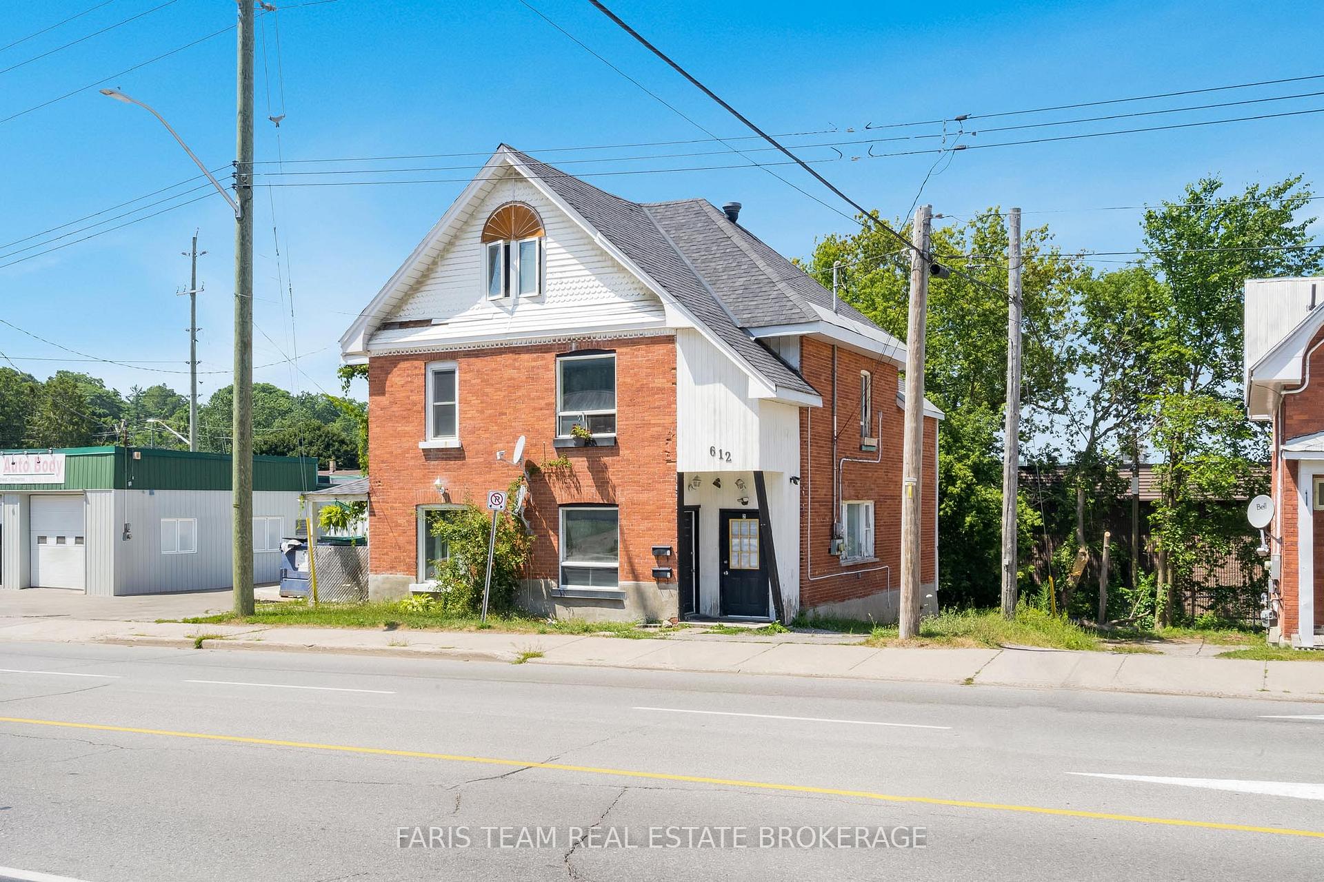 Photo 2 of 612 Bay Street, Midland — HOMEH