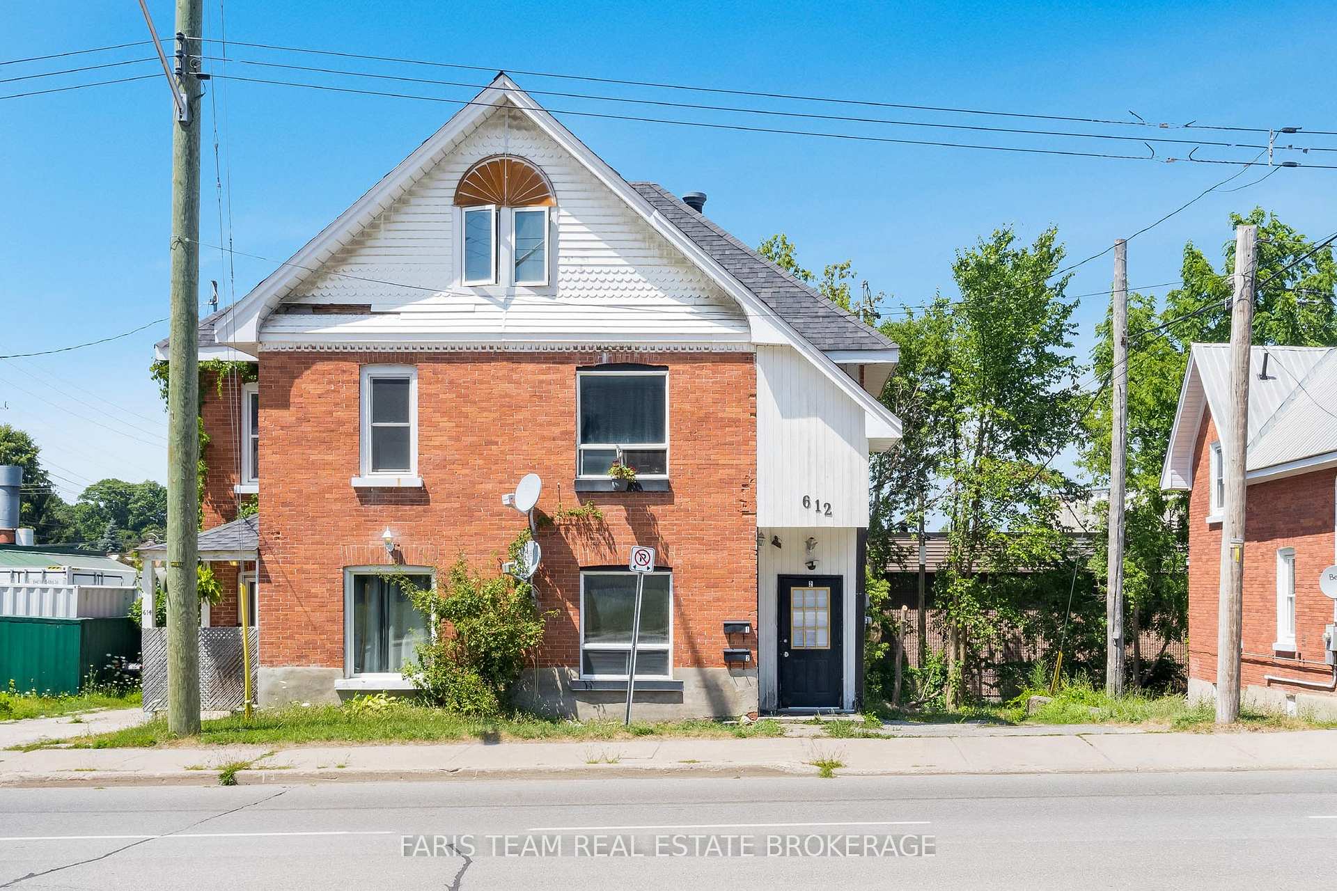 Photo 3 of 612 Bay Street, Midland — HOMEH