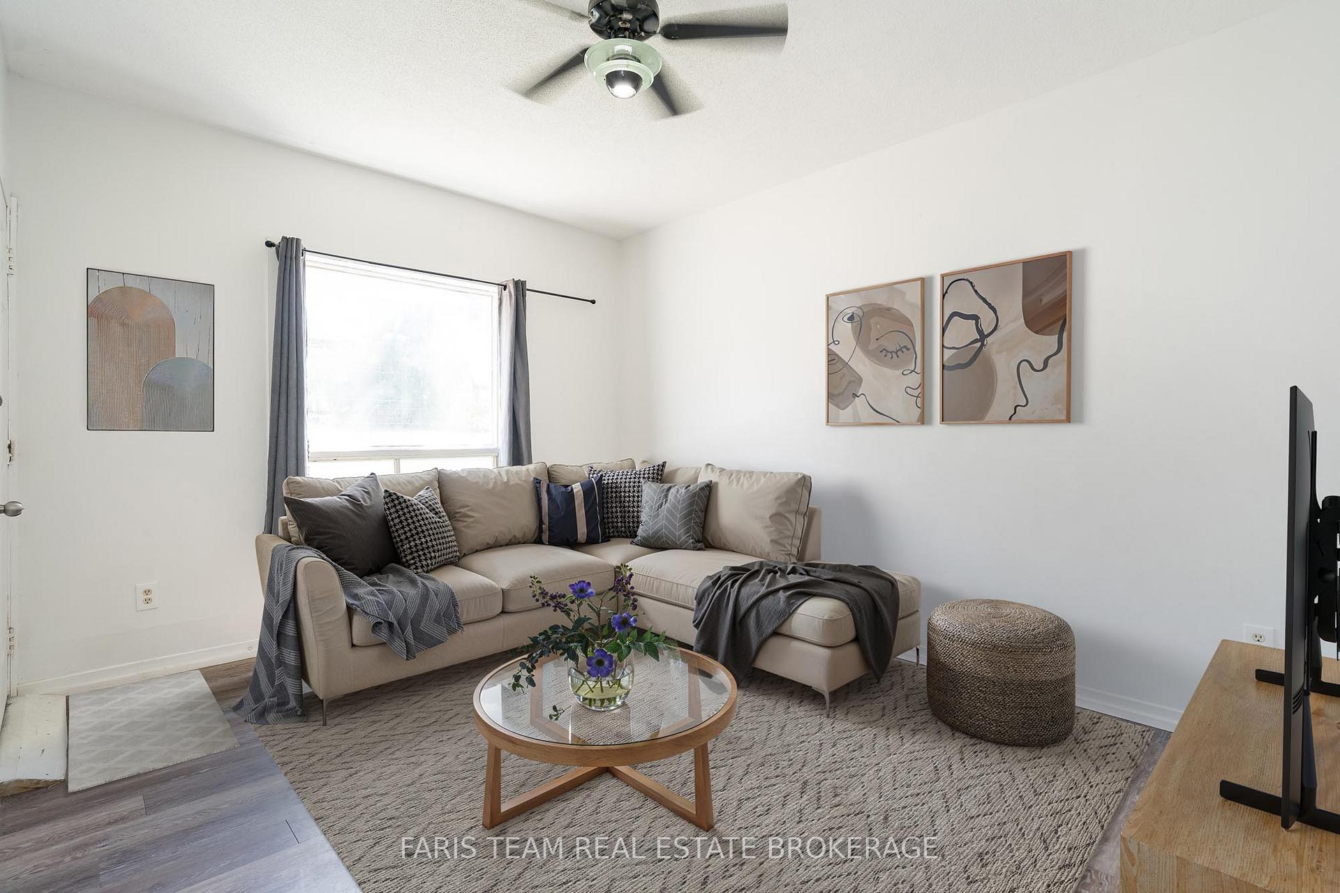 Photo 11 of 612 Bay Street, Midland — HOMEH