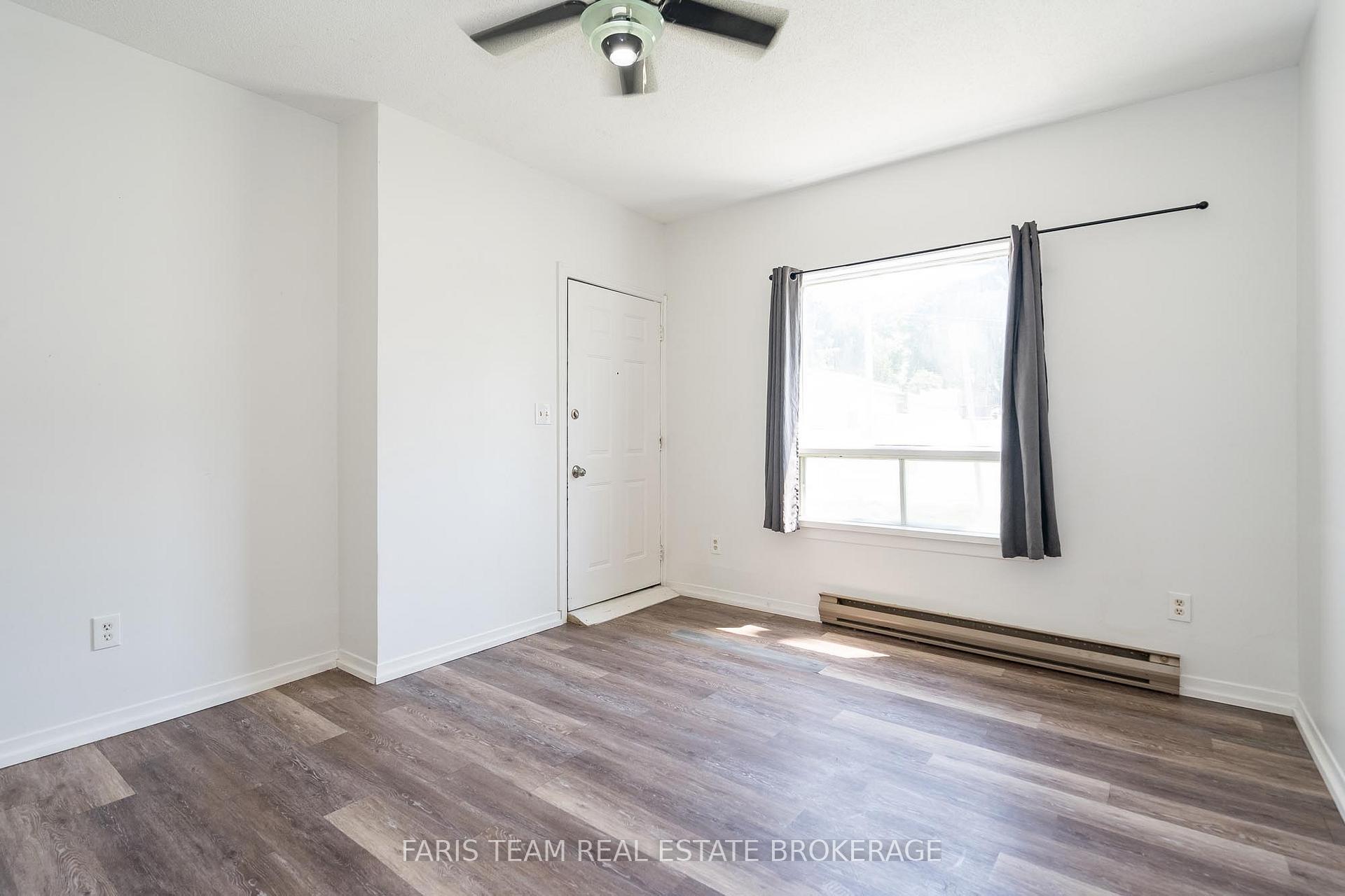 Photo 12 of 612 Bay Street, Midland — HOMEH