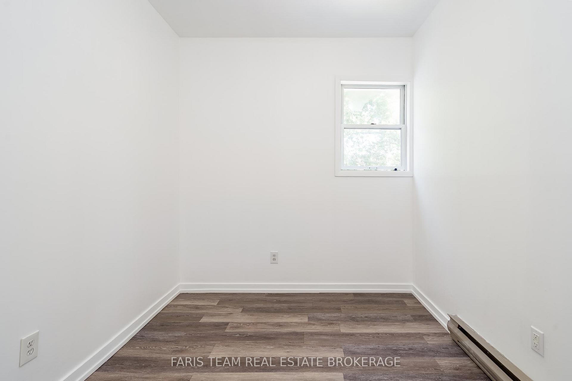 Photo 13 of 612 Bay Street, Midland — HOMEH