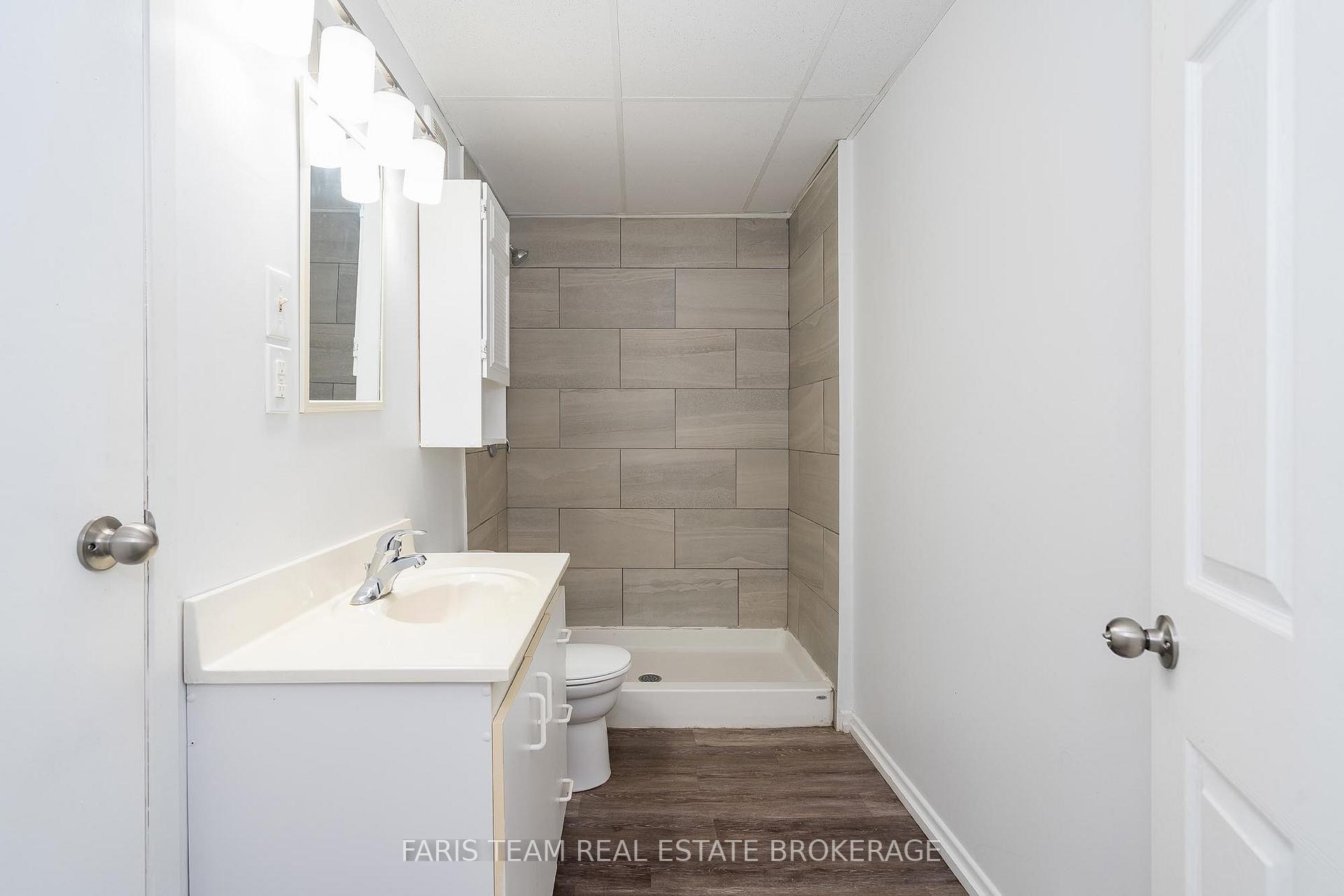 Photo 15 of 612 Bay Street, Midland — HOMEH