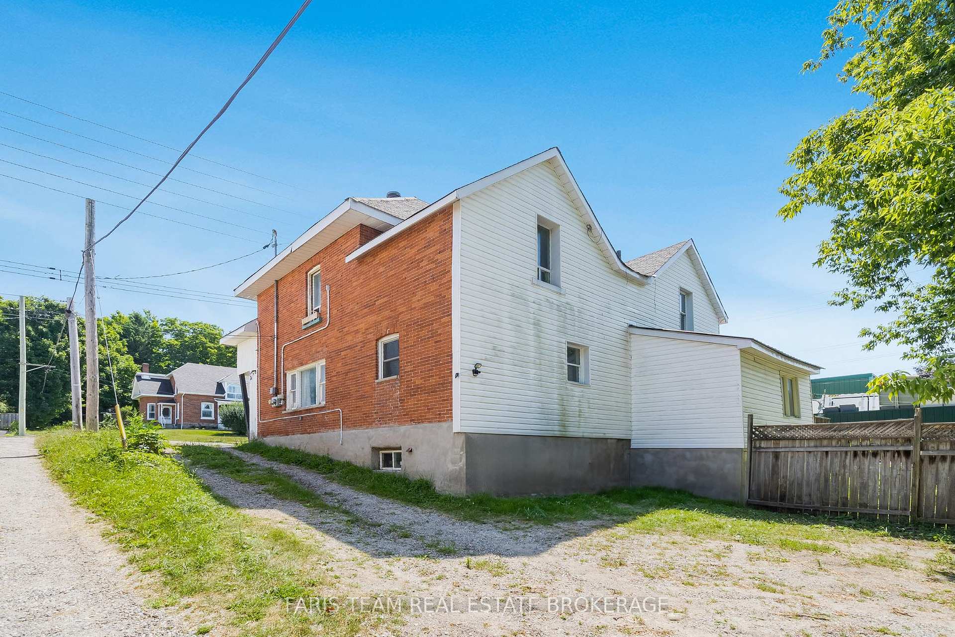 Photo 16 of 612 Bay Street, Midland — HOMEH
