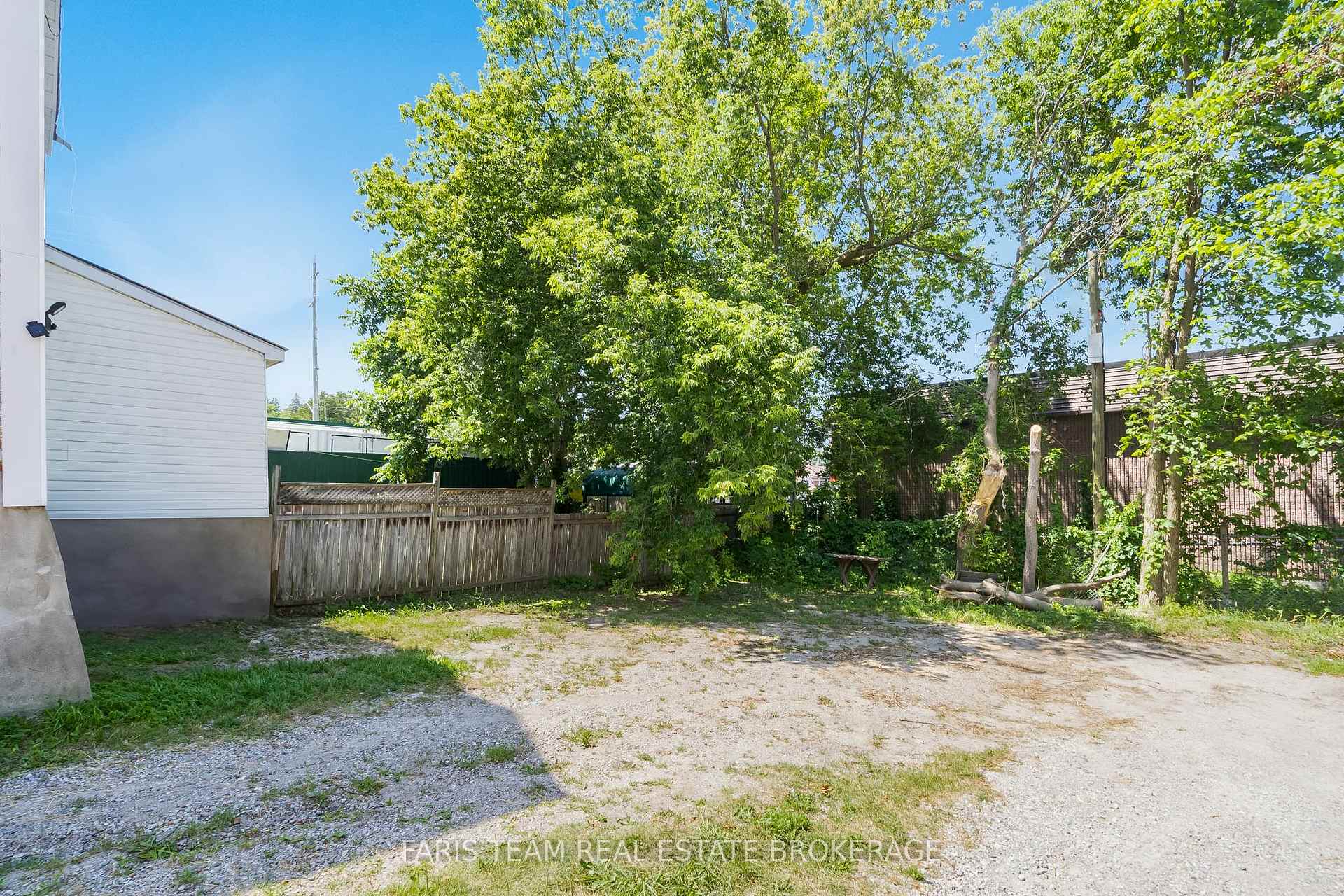 Photo 17 of 612 Bay Street, Midland — HOMEH