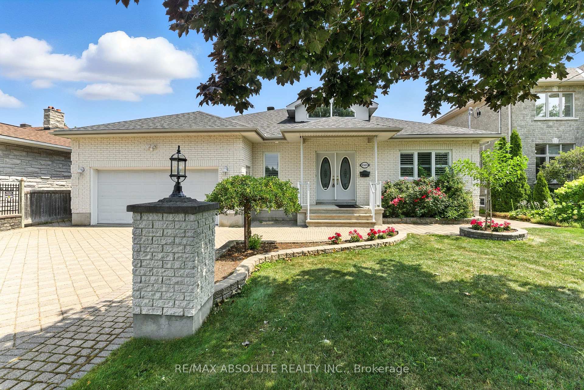 Front of 1513 Apeldoorn Avenue