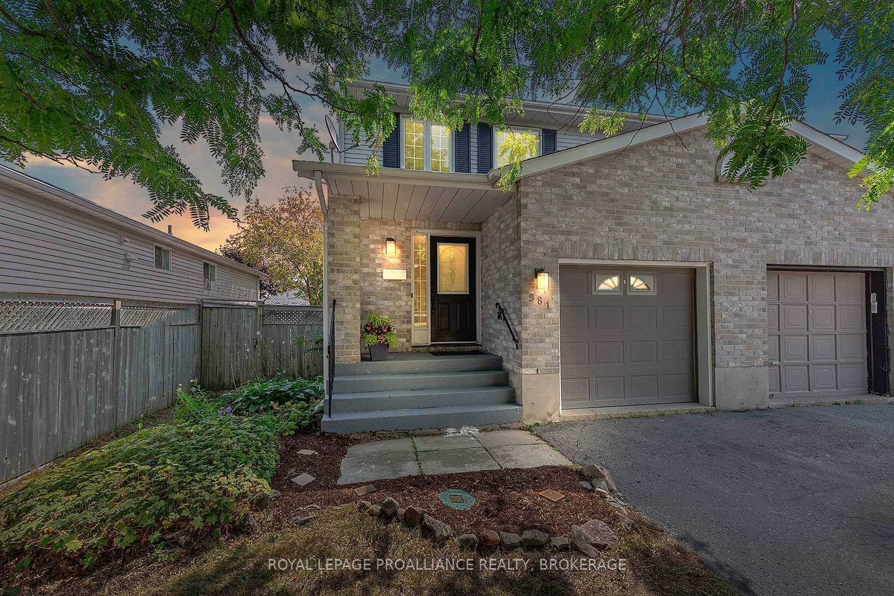 Front of 981 Warburton Crescent