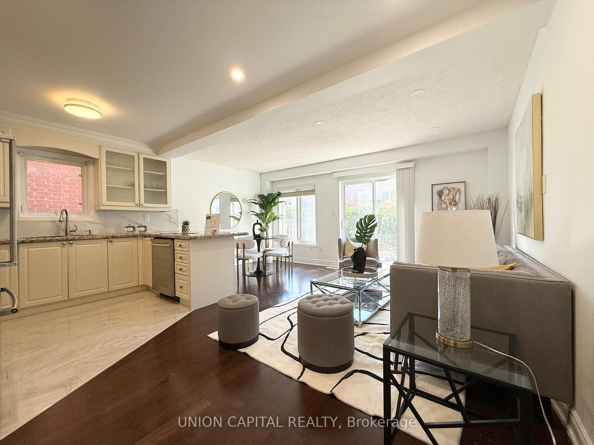 Photo 5 of 8 Charles Brown Road, Markham, Cedarwood — HOMEH