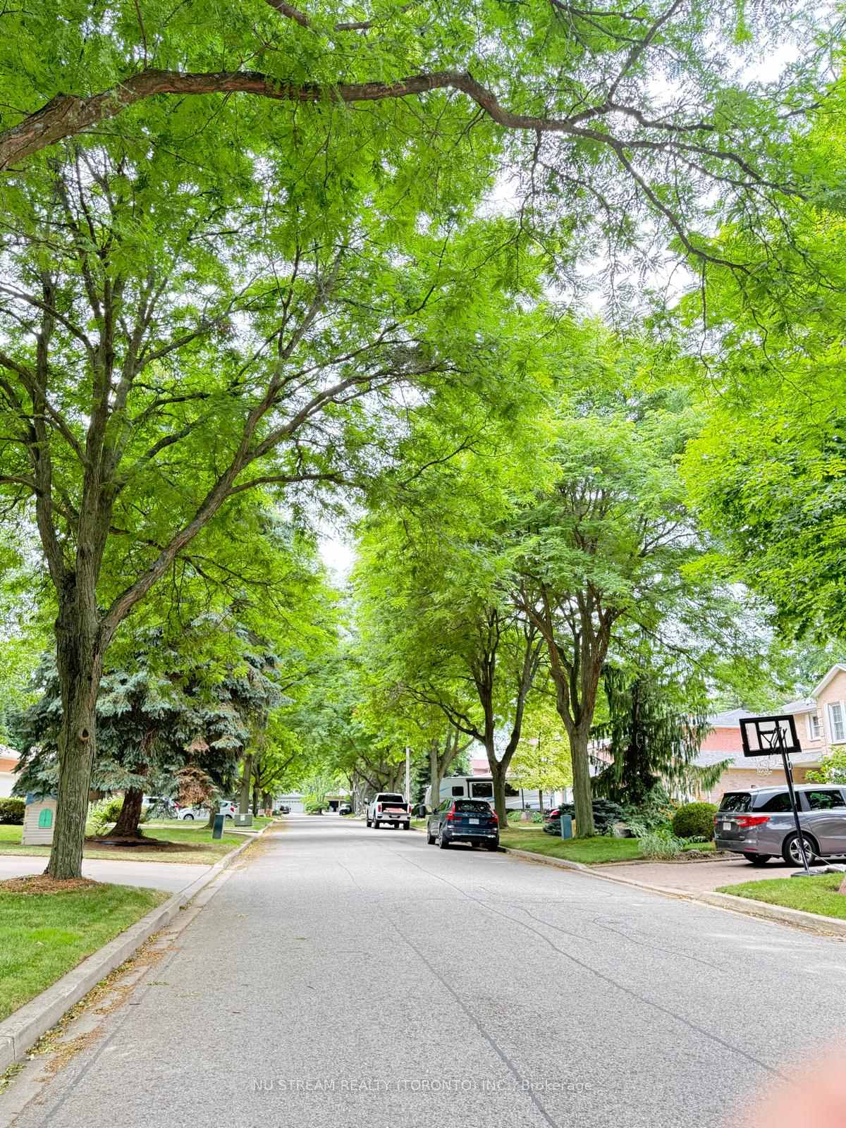 Photo 4 of 3 Coulson Court, Markham, Raymerville — HOMEH