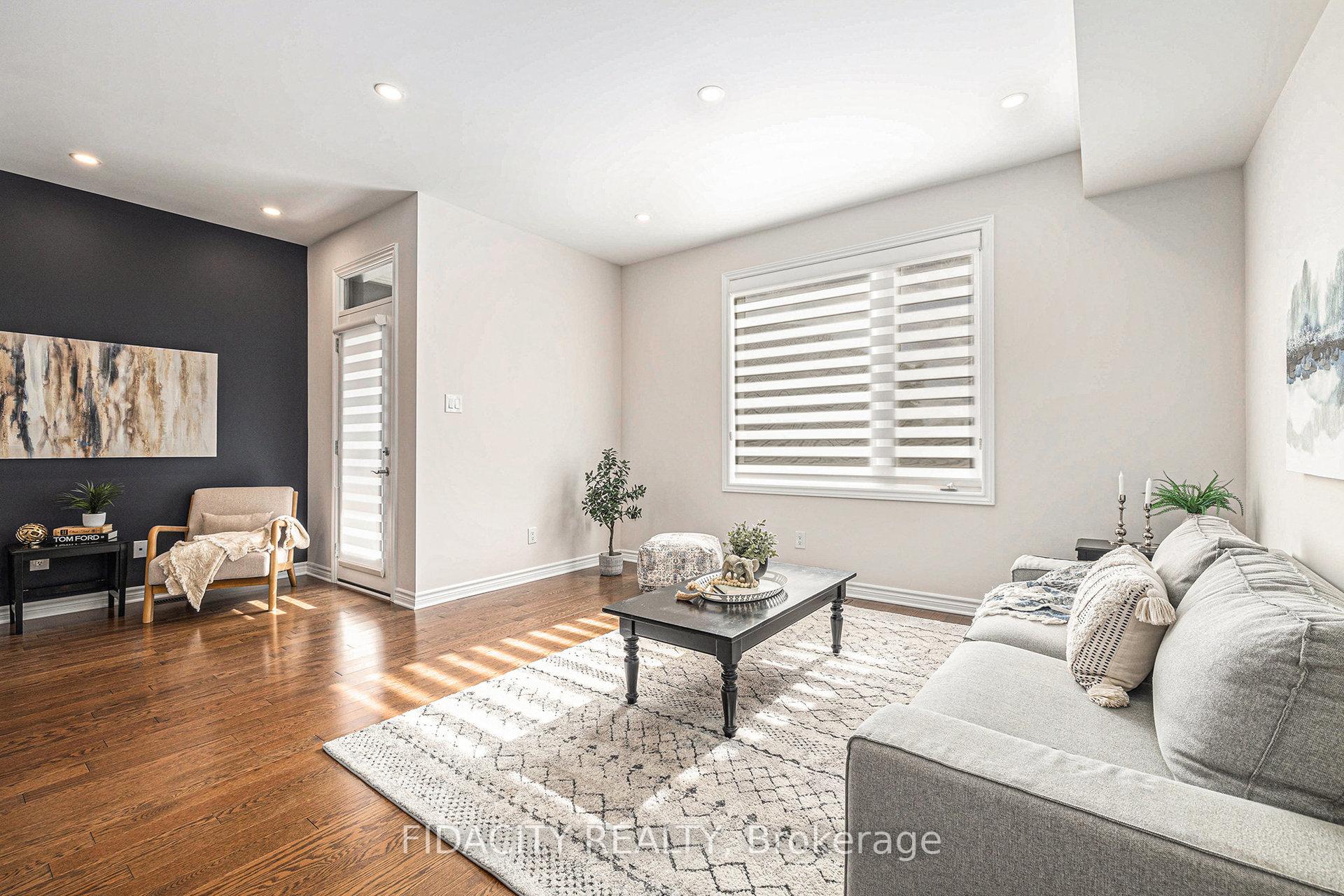 Photo 4 of 219A Shinny Avenue, Ottawa, Kanata - Emerald Meadows/Trailwest — HOMEH