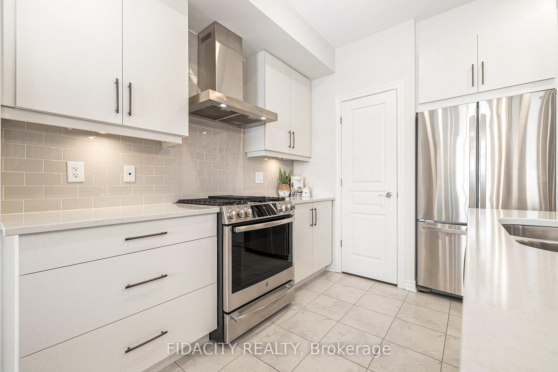 Photo 10 of 219A Shinny Avenue, Ottawa, Kanata - Emerald Meadows/Trailwest — HOMEH
