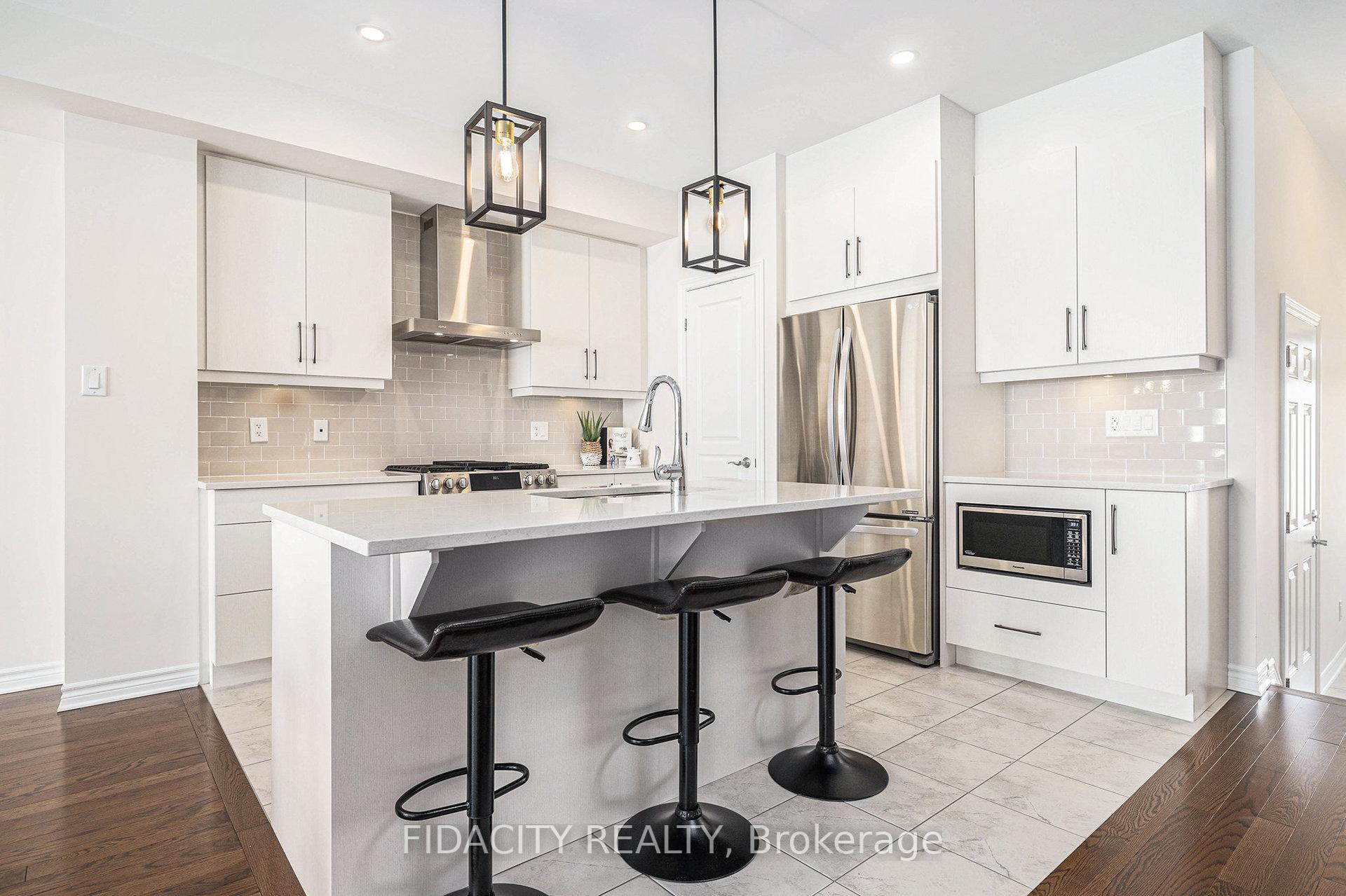 Photo 12 of 219A Shinny Avenue, Ottawa, Kanata - Emerald Meadows/Trailwest — HOMEH